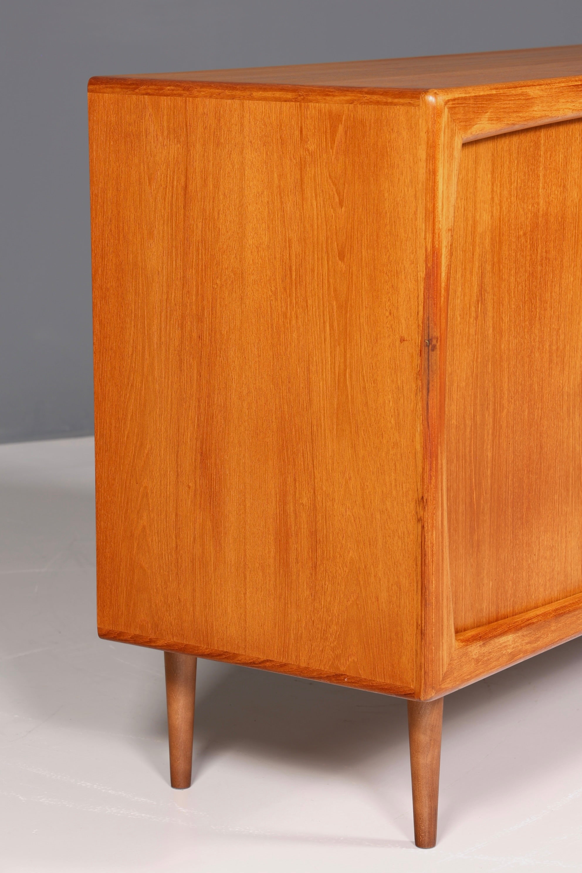 Elegant original Dyrlund sideboard, mid-century modern cabinet, Danish design, teak wood TV cabinet, 1960s buffet