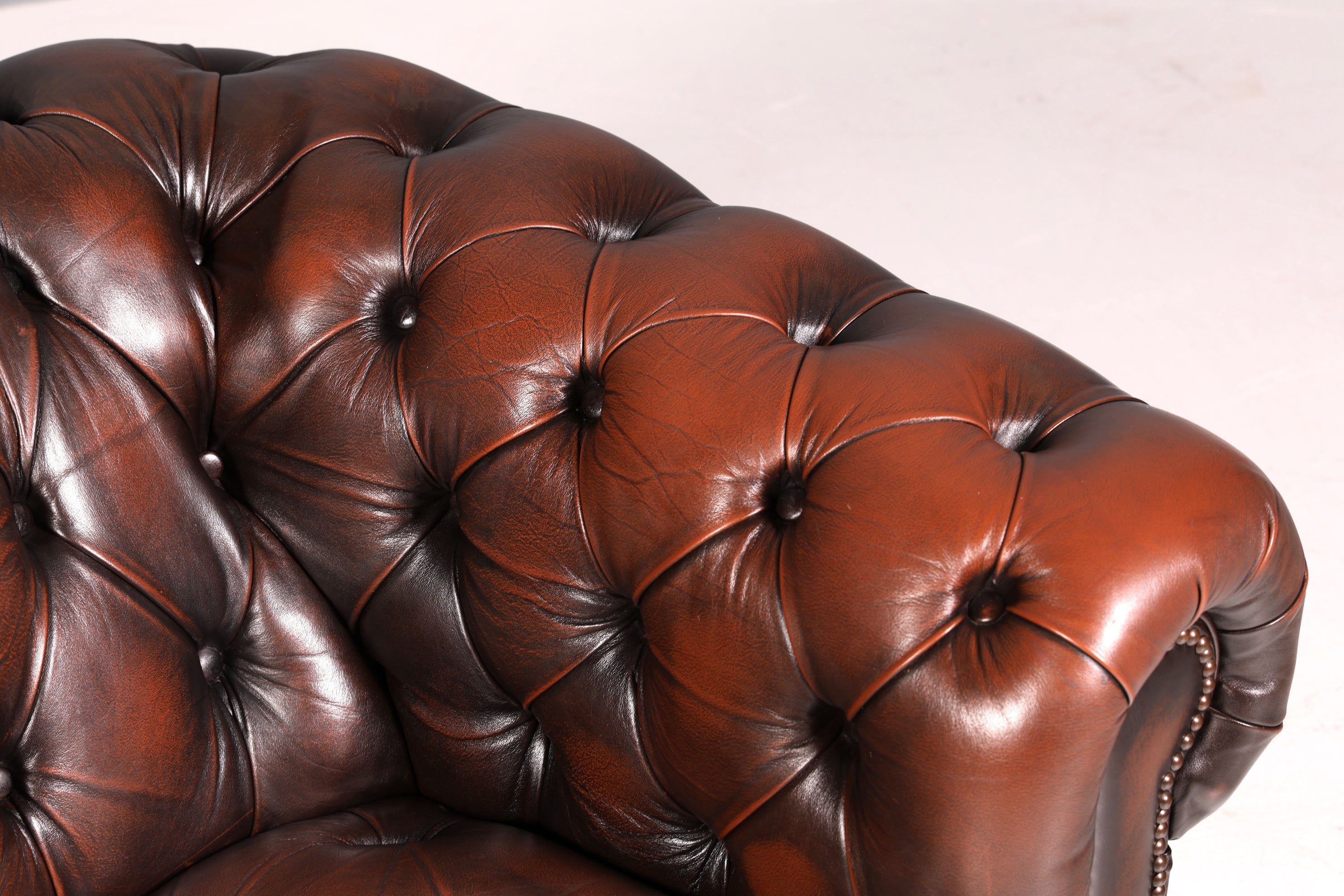 Wunderschönes Original Chesterfield Sofa 2-Sitzer Couch Englisches echt Leder Sofa UK 1 von 2