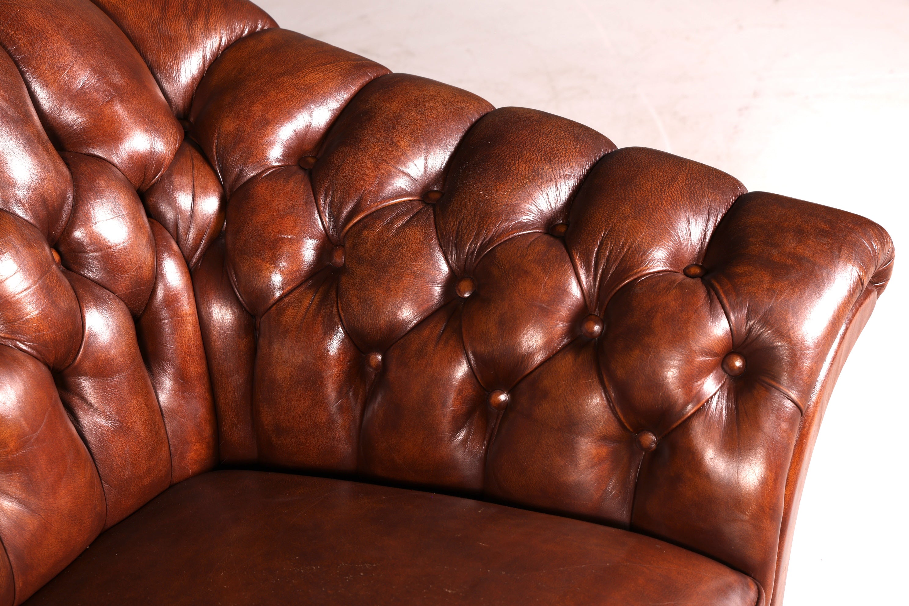 G447 Finish Wunderschönes Original Chesterfield Sofa 3- Sitzer echt Leder Oxblood Couch Englisch (Kopie)