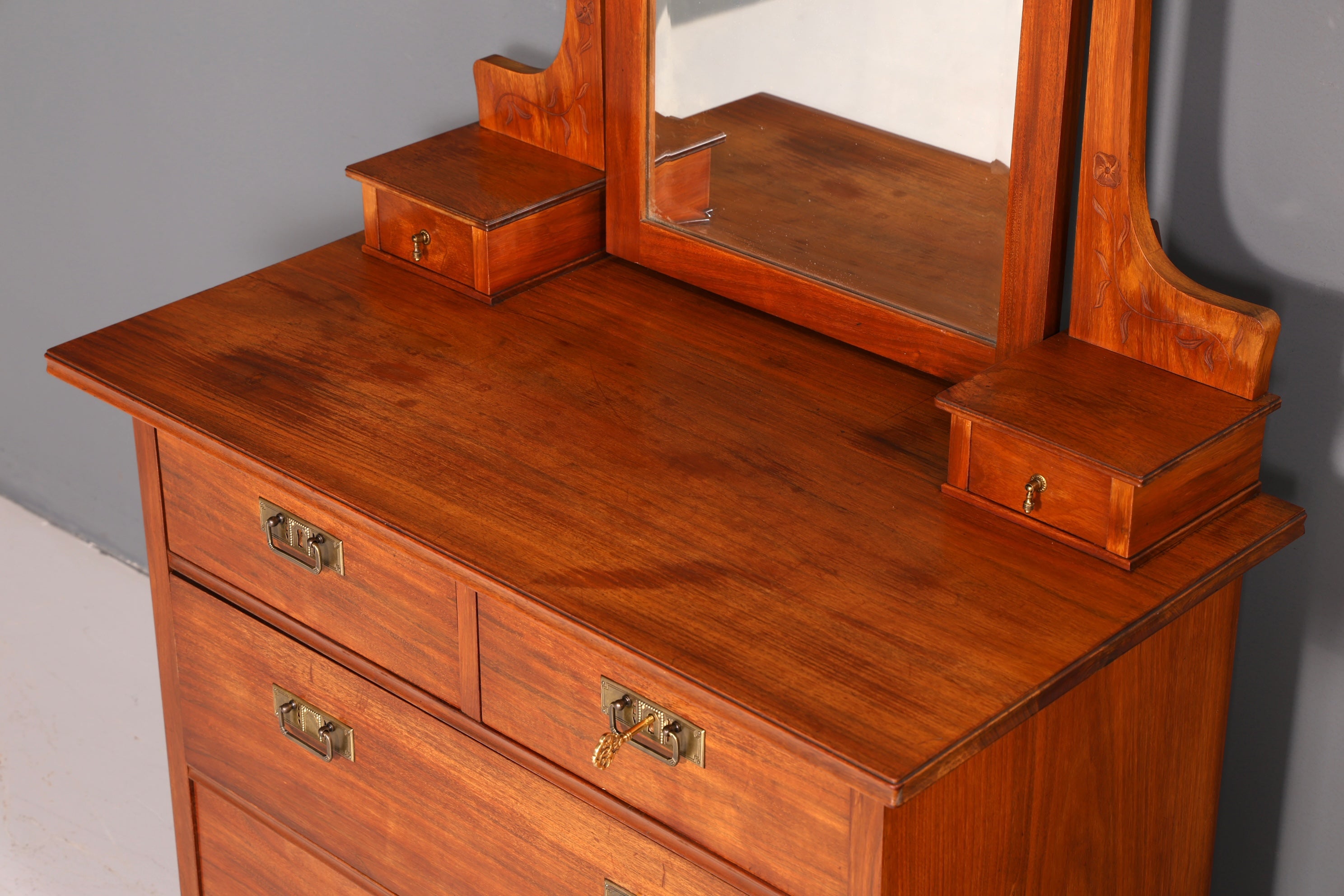 G383 Finish Traumhafte Jugendstil Kommode Antik Sideboard mit Spiegel Flurkommode Frisierkommode (Kopie)