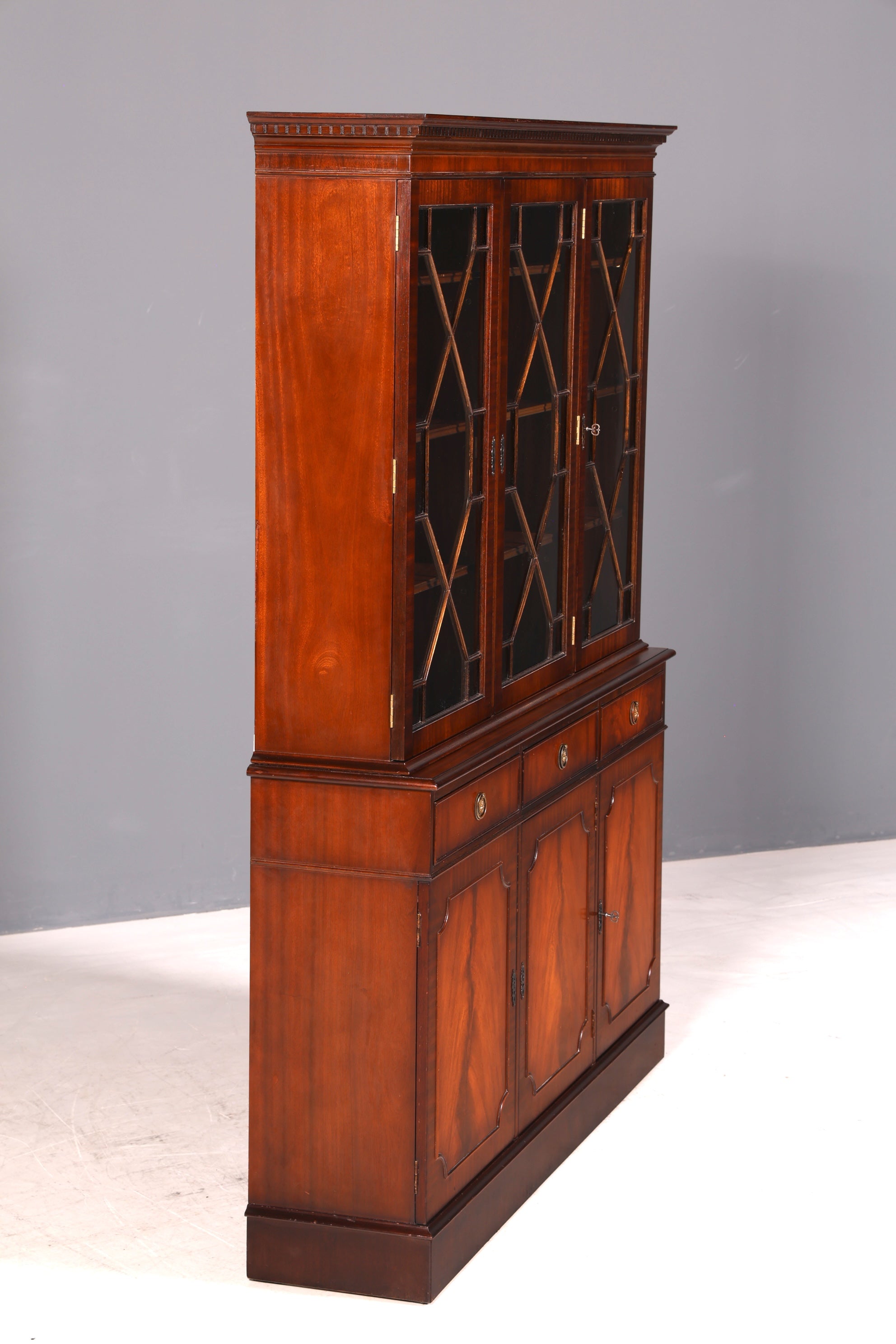 Wunderschöne Englische Vitrine Bibliothek Bücherschrank UK Buffet Schrank 60s Jahre