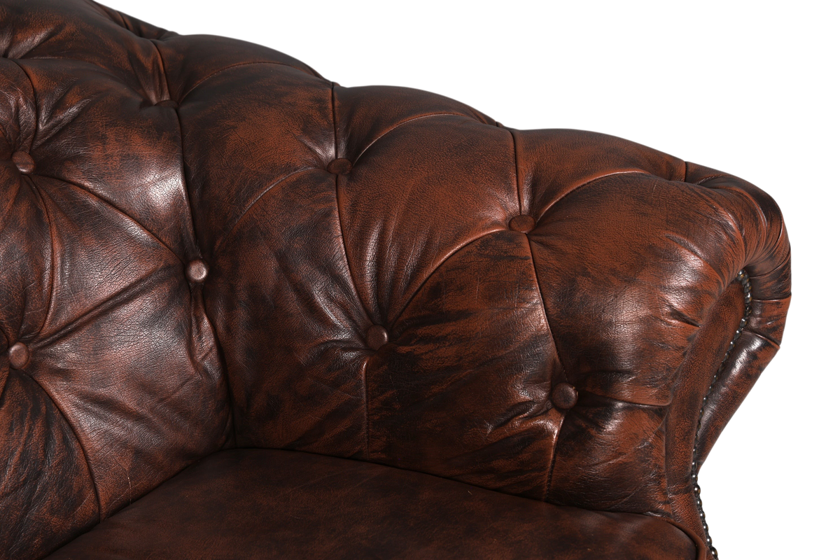 Hauptstadt Möblerei Chesterfield Centurion 2-Sitzer Sofa aus braunem Echtleder mit klassischer Knopfheftung
