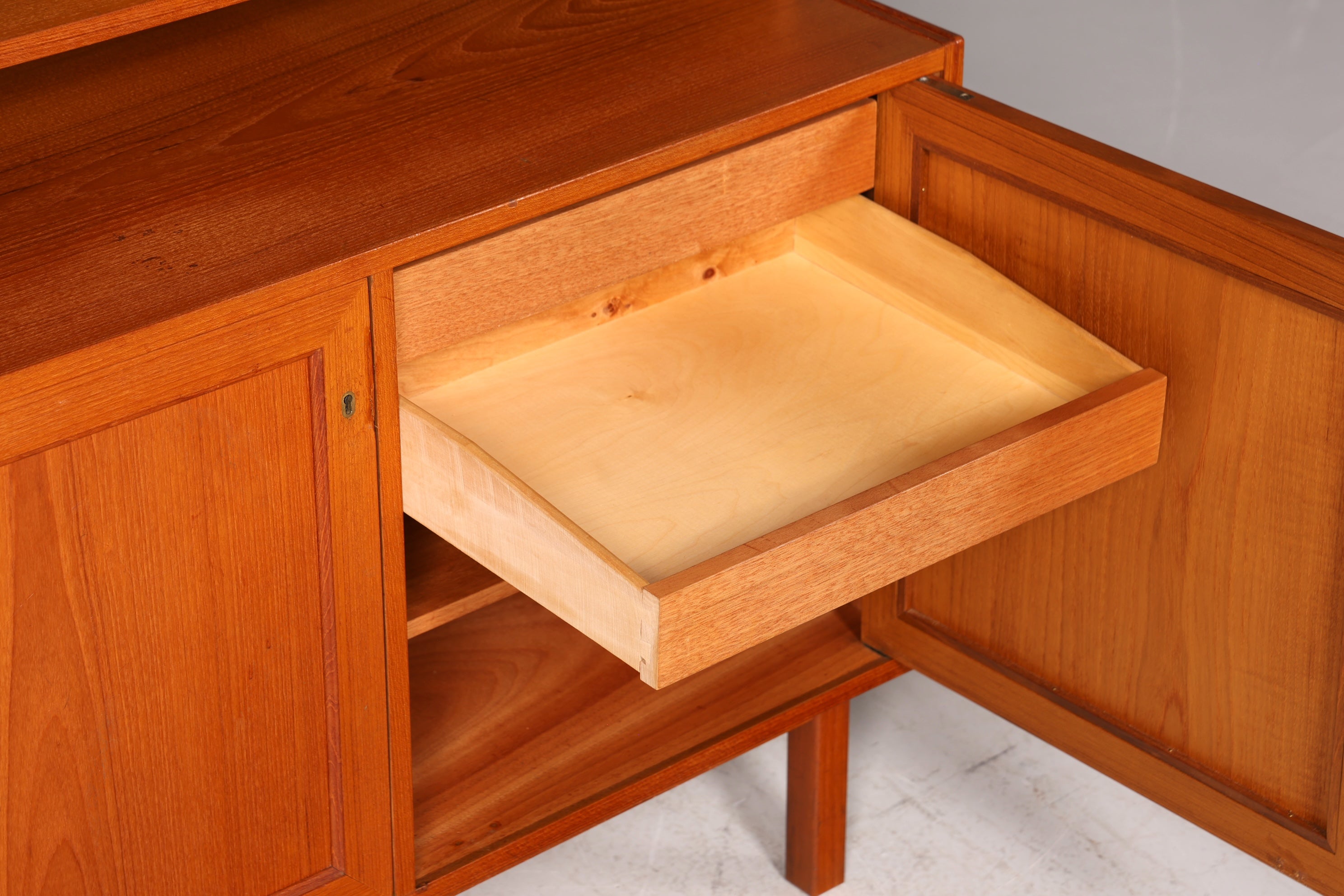 Traumhaftes Mid Century Regal Teak Holz Schrank Danish Design Retro Kommode Vintage Bücherregal 60er Jahre