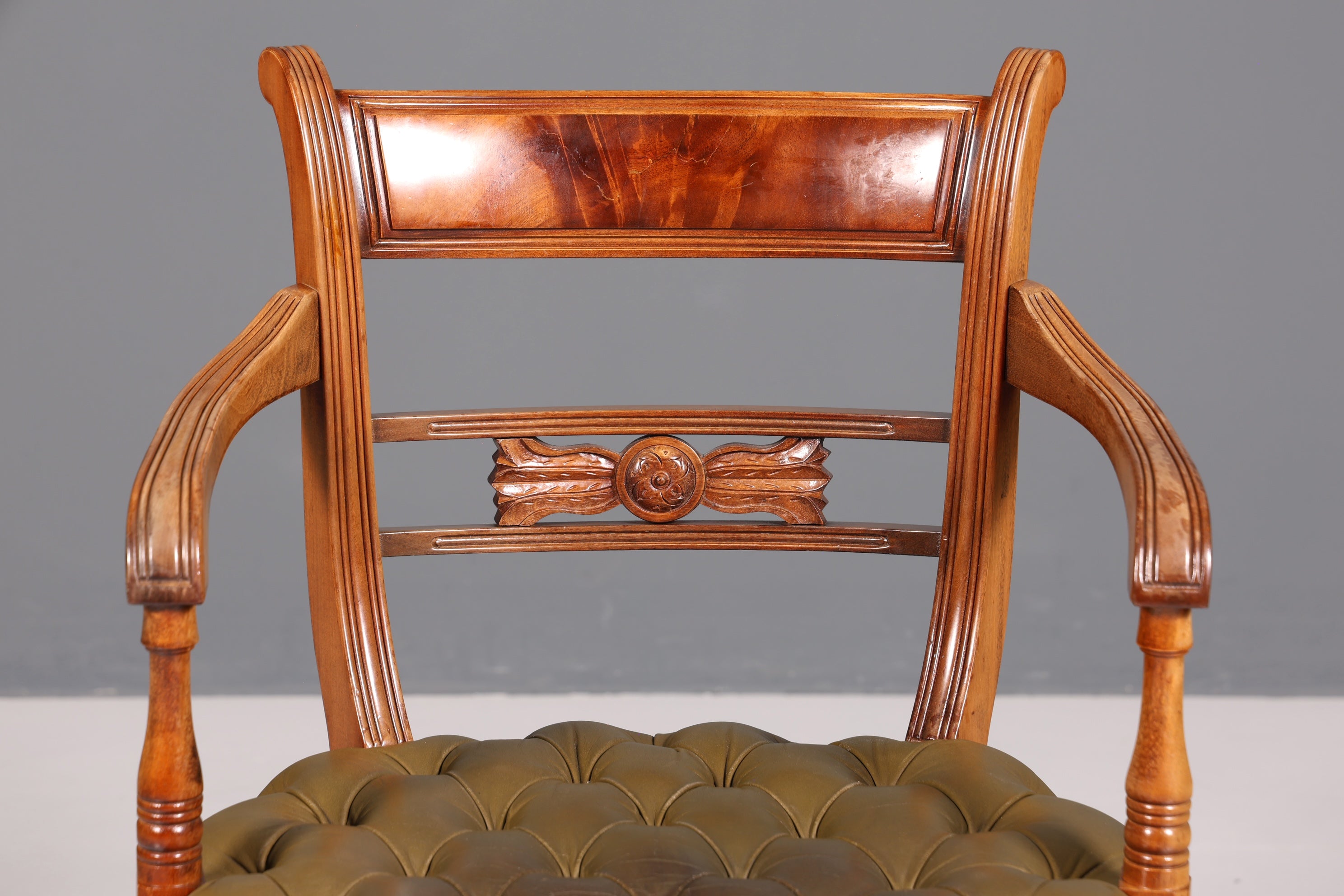 Wunderschöner Chesterfield Armlehnstuhl Anno Dom Sekretär Stuhl Englisch echt Leder Küchenstuhl 1 von 2