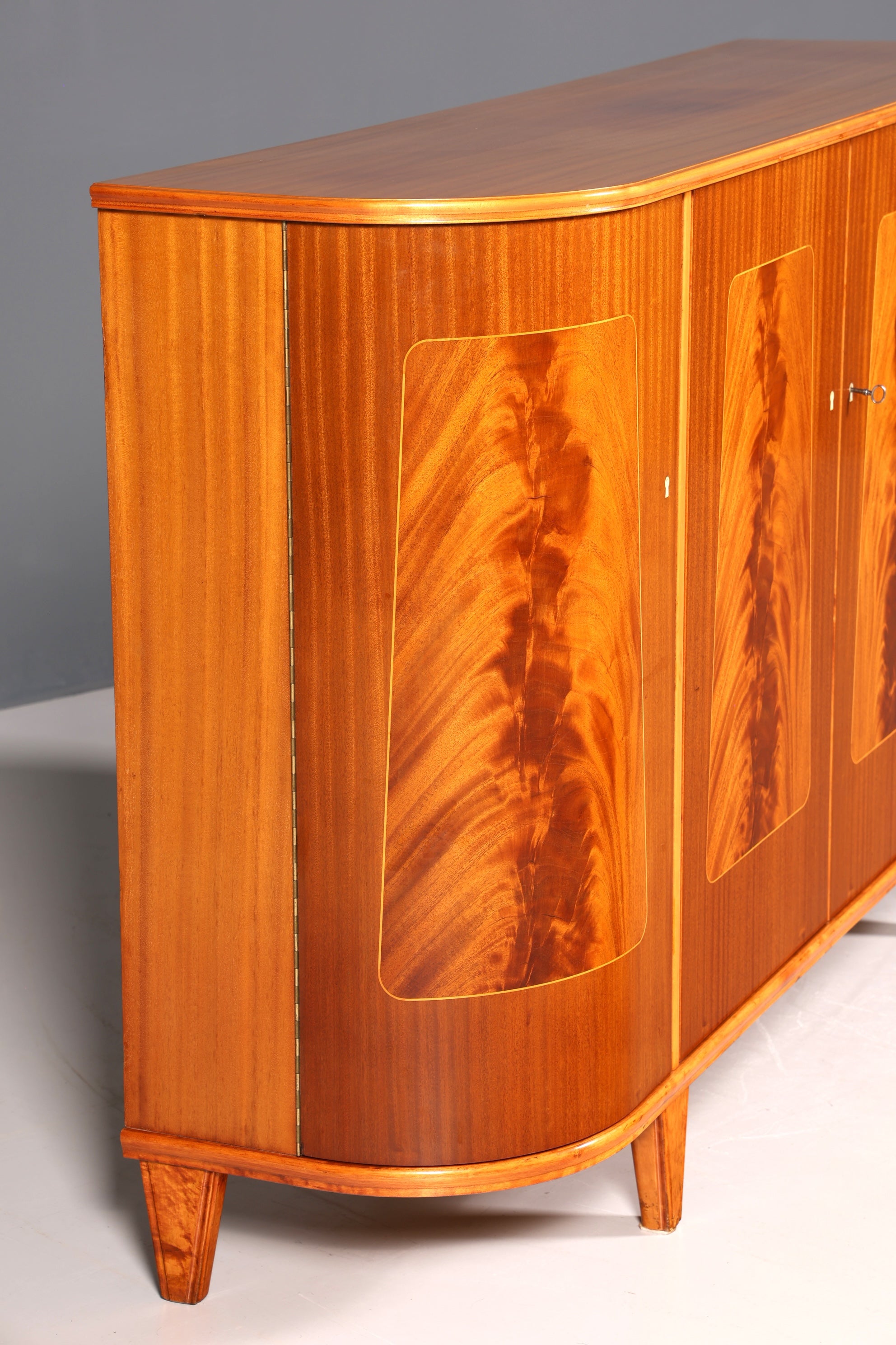 Traumhafter geschwungener Schrank Antik Sideboard Highboard um 1950 Aktenschrank Barock Stil