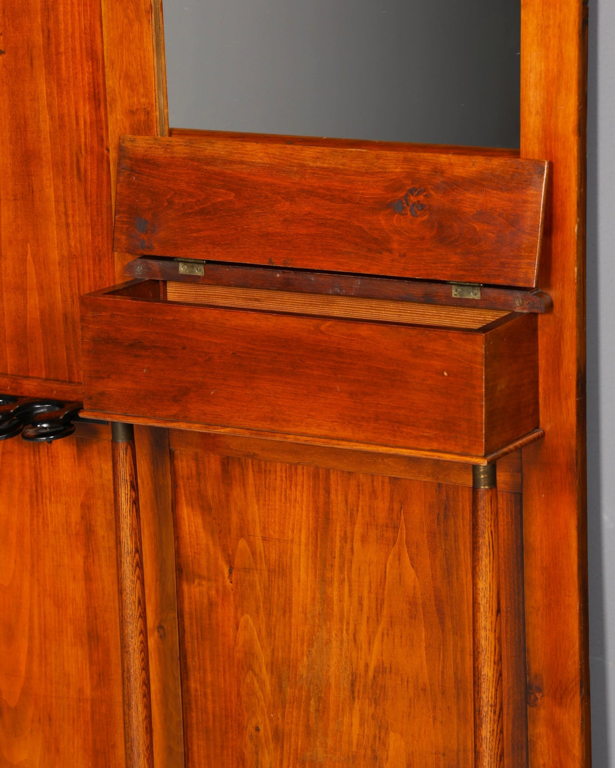 Dreamy Art Nouveau hallway wardrobe Antique Gründerzeit clothes cabinet Wall-mounted coat rack Solid wood Vintage