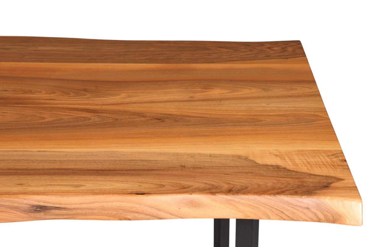 Beeindruckender Nussbaum Tisch 180cm-95cm Esszimmer Tisch Baumkanten Platte massiv Holz Küchentisch