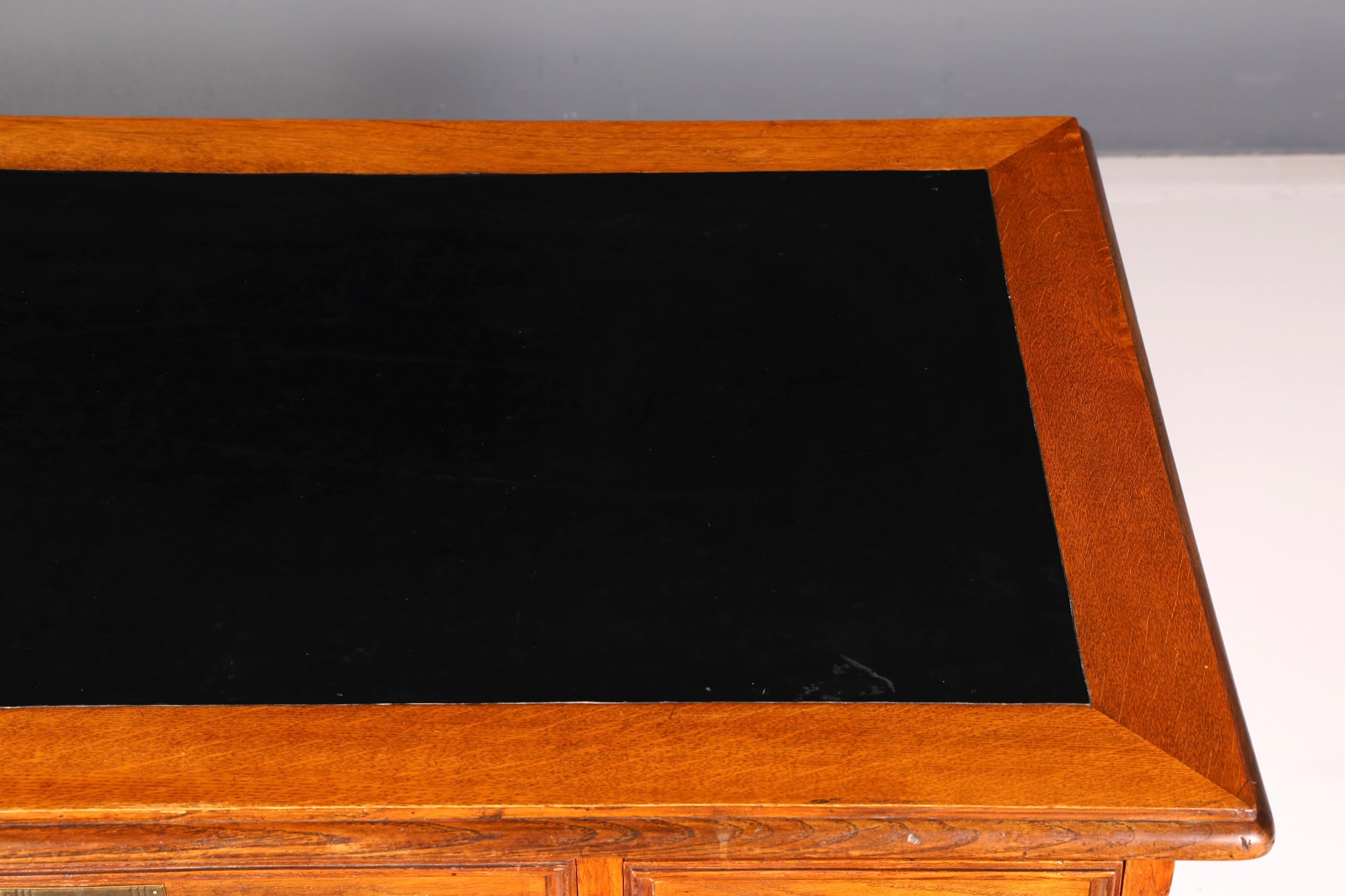 Beautiful Bauhaus-style Art Deco desk, office table, antique vintage oak