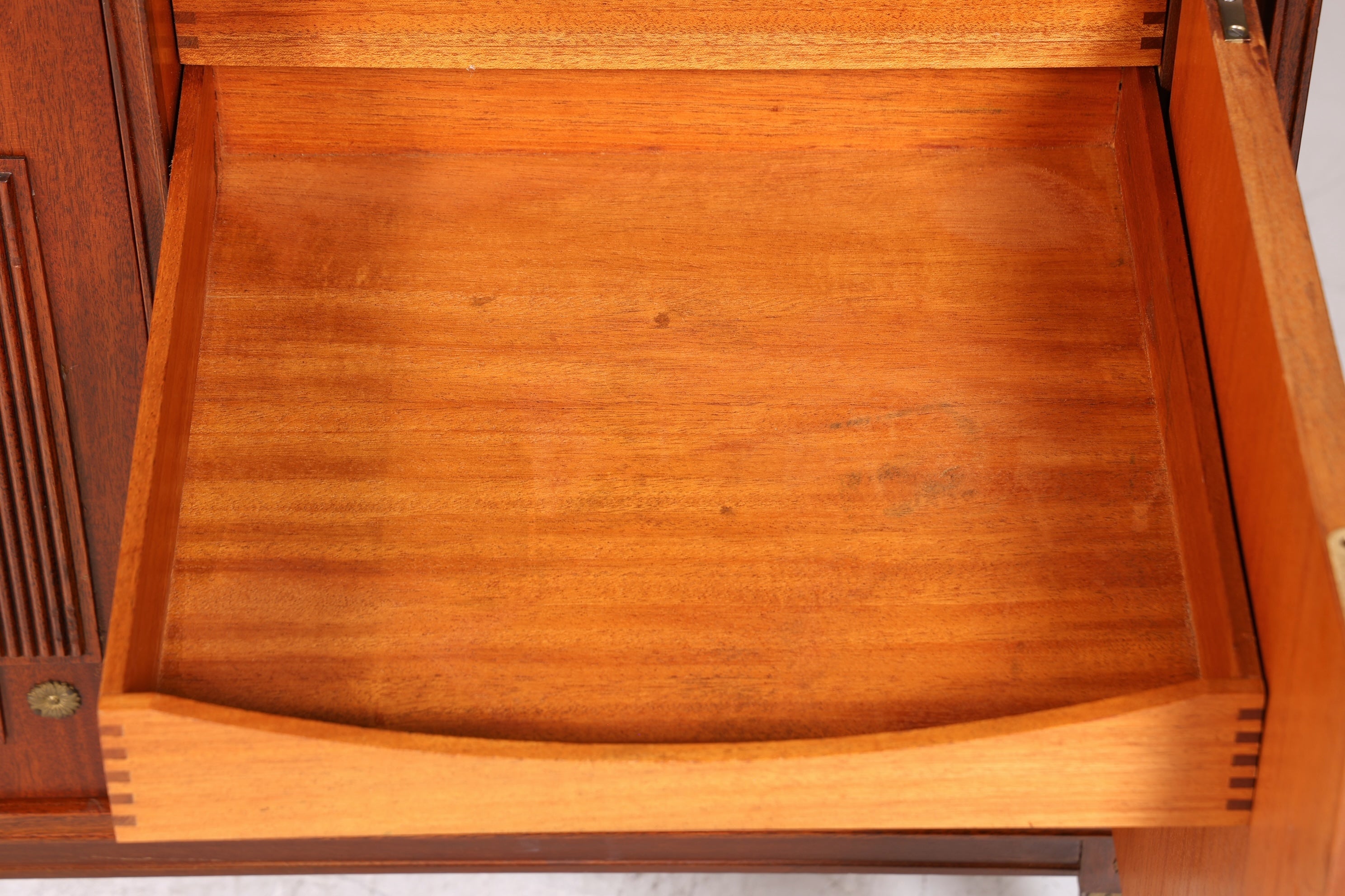 Wunderschönes Englisches Sideboard Mahagoni Schrank Antik 60s Buffetschrank TV Sideboard