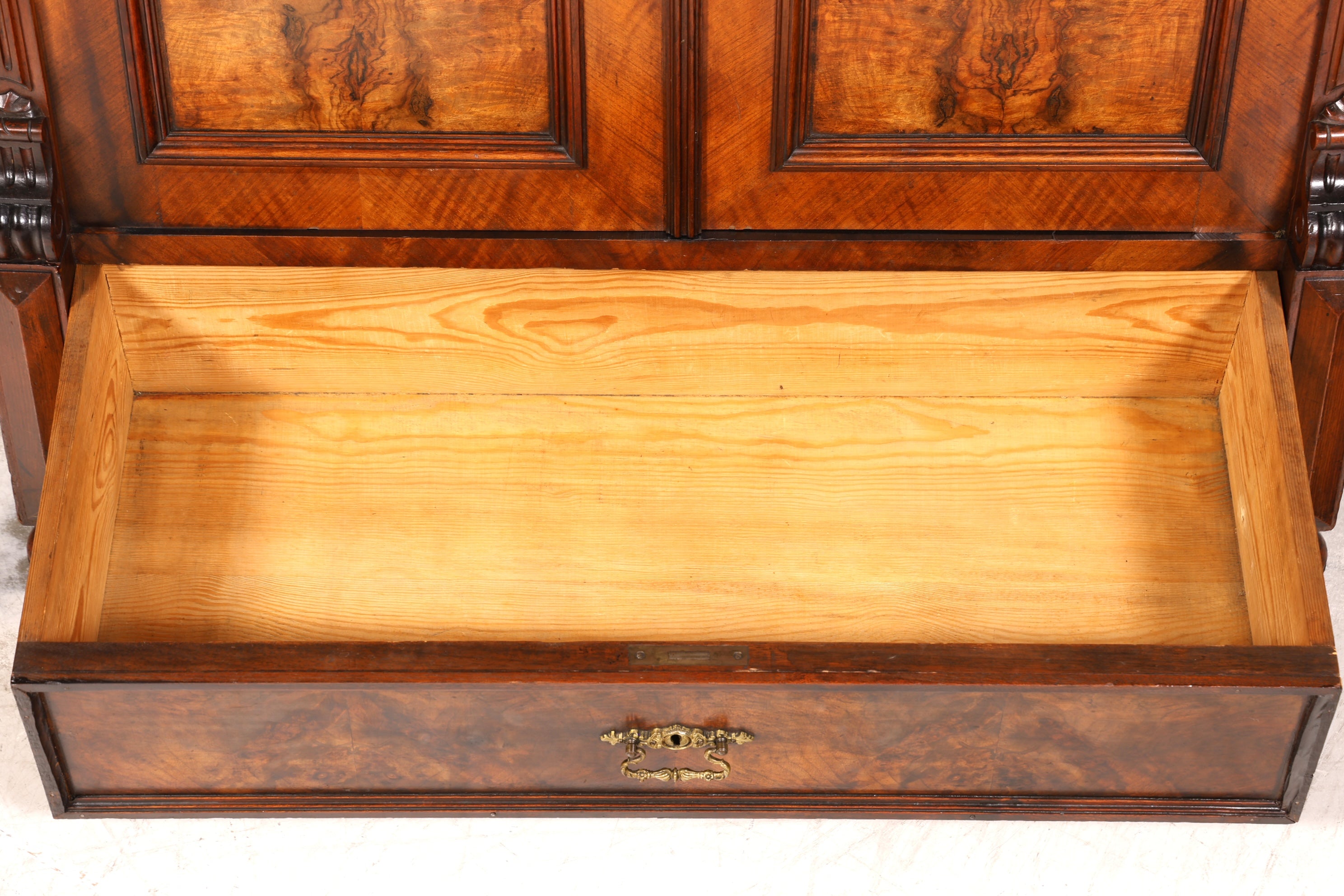 Edler Gründerzeit Vitrine Schrank um 1880 Kleiderschrank Antik Louis Philippe Wäscheschrank