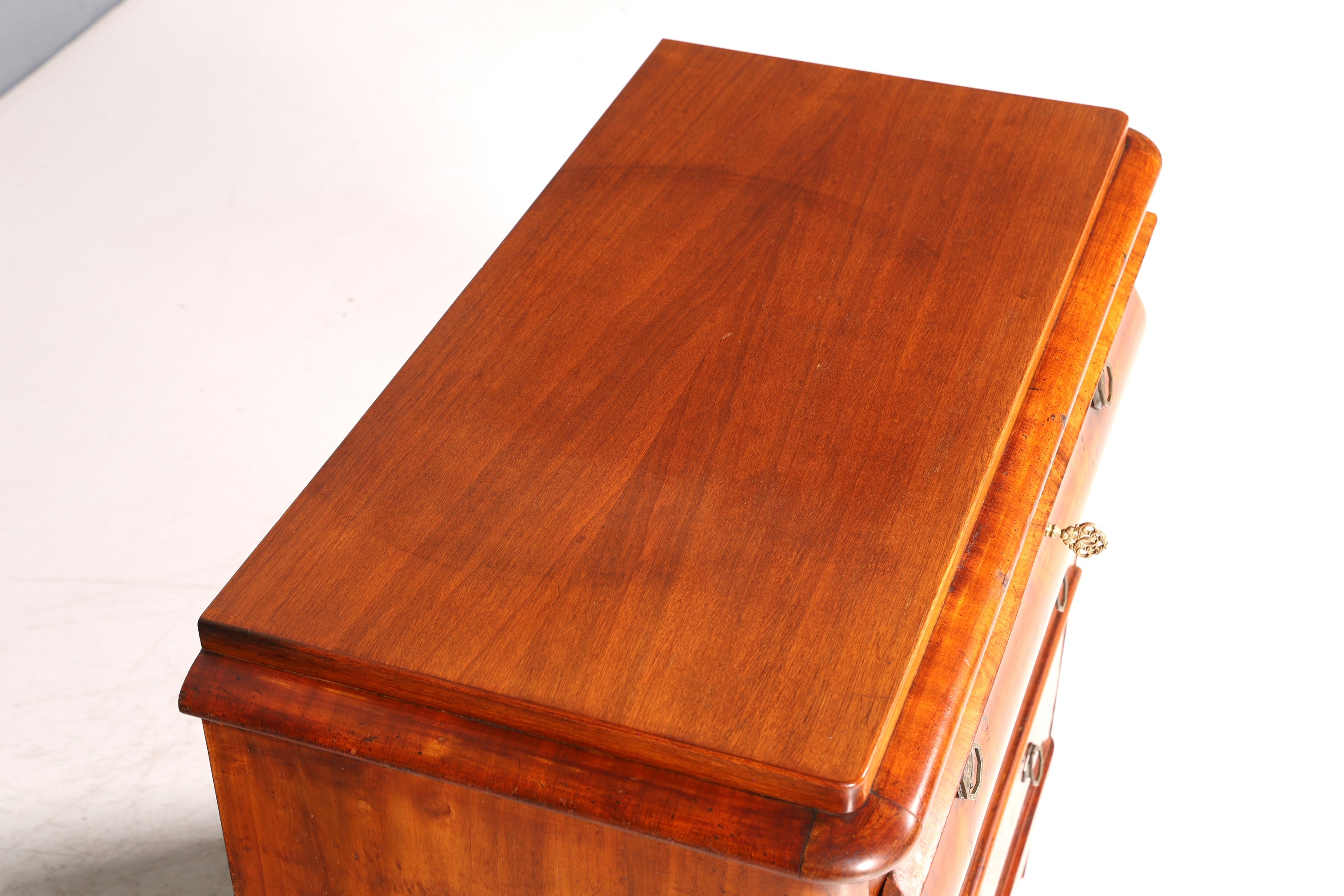 Traumhafte Louis Philippe Kommode Nussbaum Gründerzeit Schubladenkommode um 1890