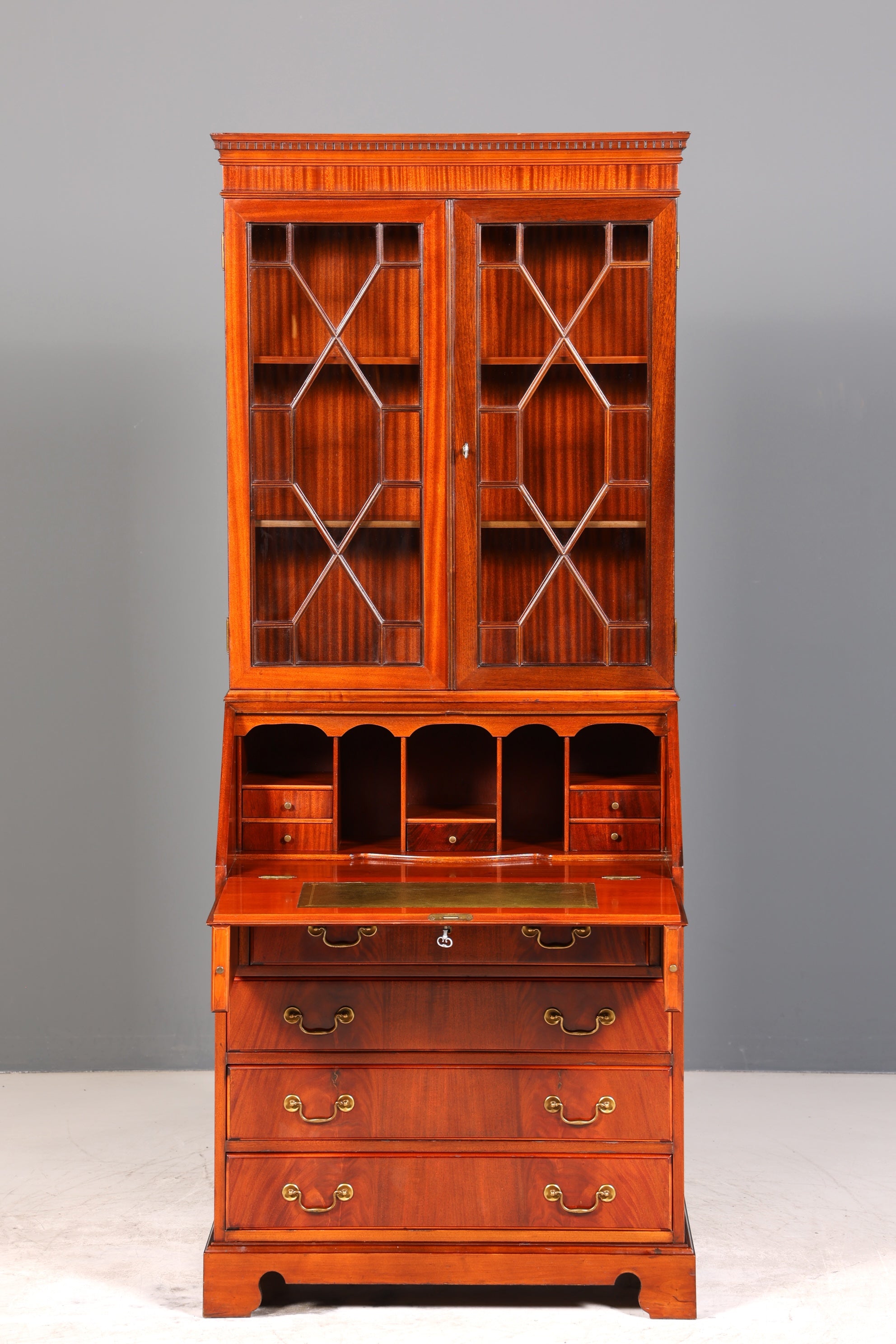 Stilvoller Englischer Sekretär Büro Aufsatzsekretär Antik 60s Vitrinen Schrank UK