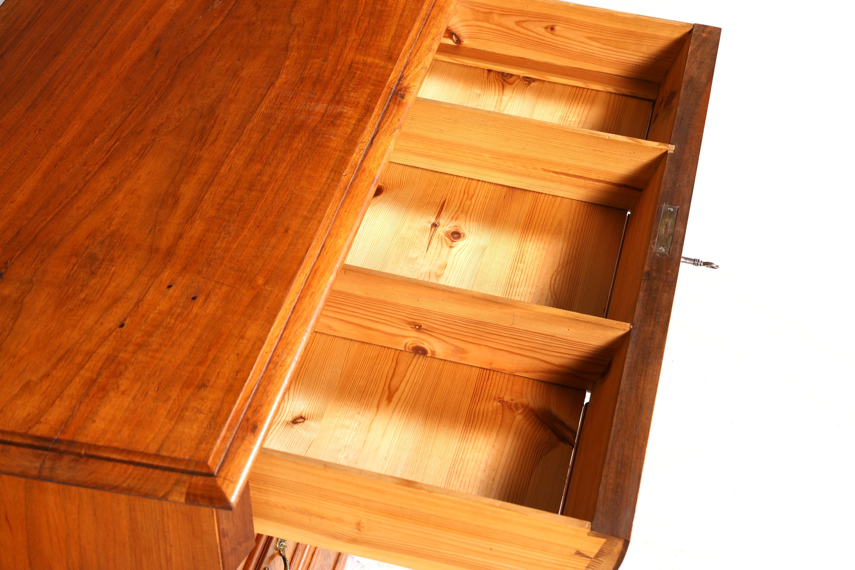 Wunderschöne Gründerzeit Kommode Louis Philippe Vertiko Nussbaum Sideboard um 1880