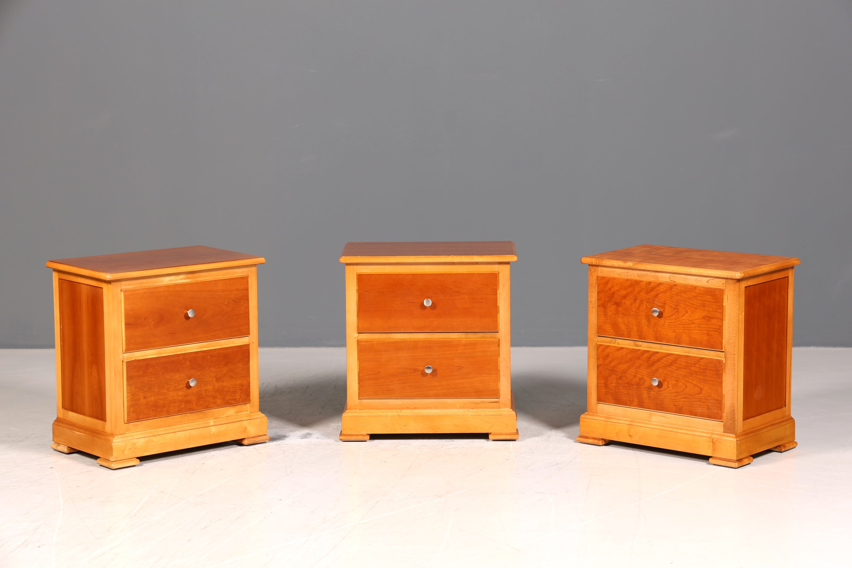 Wunderschöne Kommode der Marke Drexel Heritage Antik Stil Nachttisch USA Schlafzimmer Kommode 2 von 3