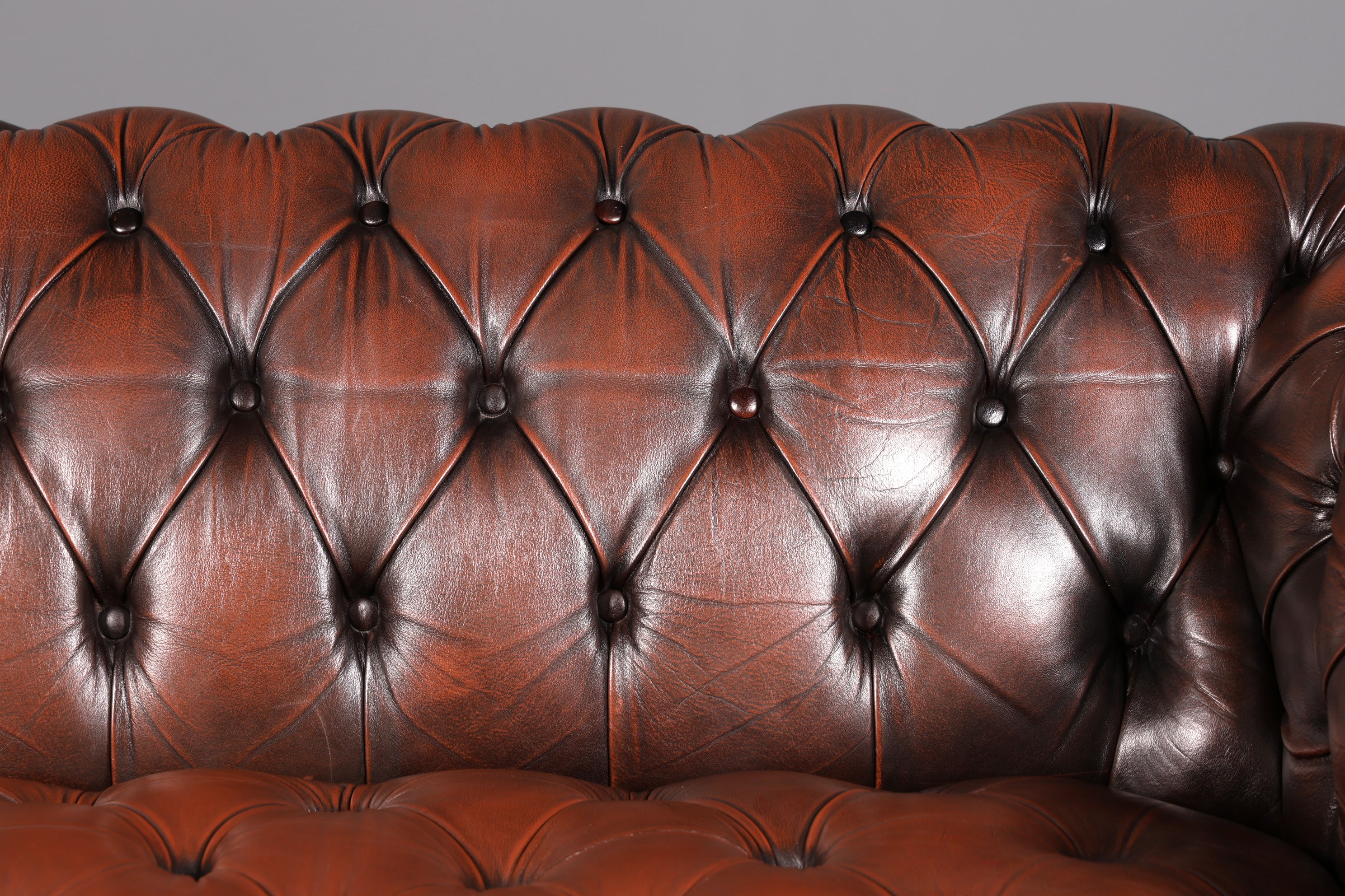 Wunderschönes Original Chesterfield Sofa 2-Sitzer Couch Englisches echt Leder Sofa UK 1 von 2