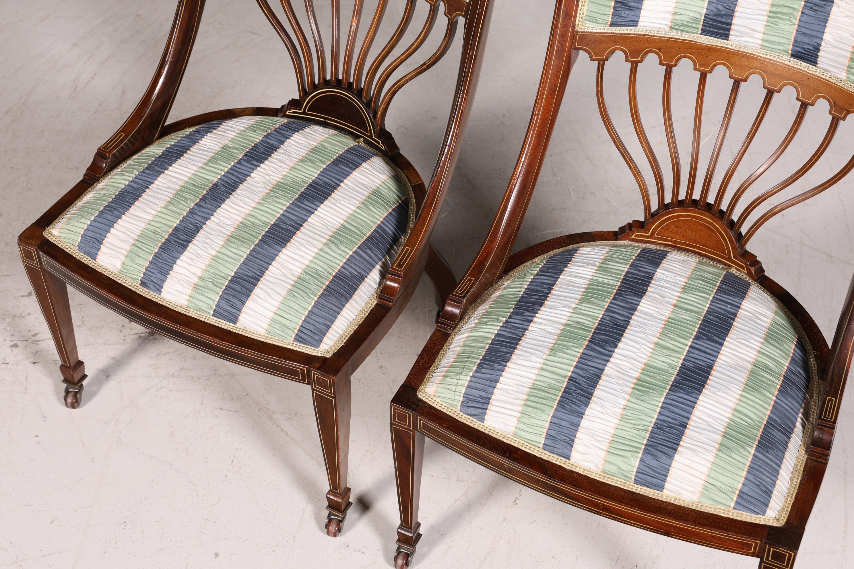 2x Wunderschöne Englische Stühle Edwardian Stuhl Set Antik Küchenstühle Polsterstühle Stuhl Set