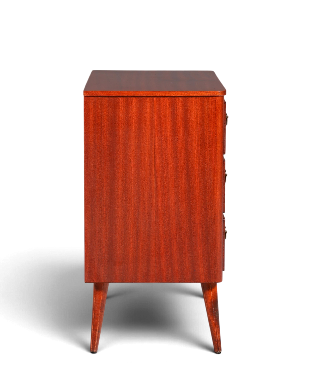 Hauptstadt Möblerei Mid Century Kommode aus massivem Holz mit konischen Beinen in Seitenansicht