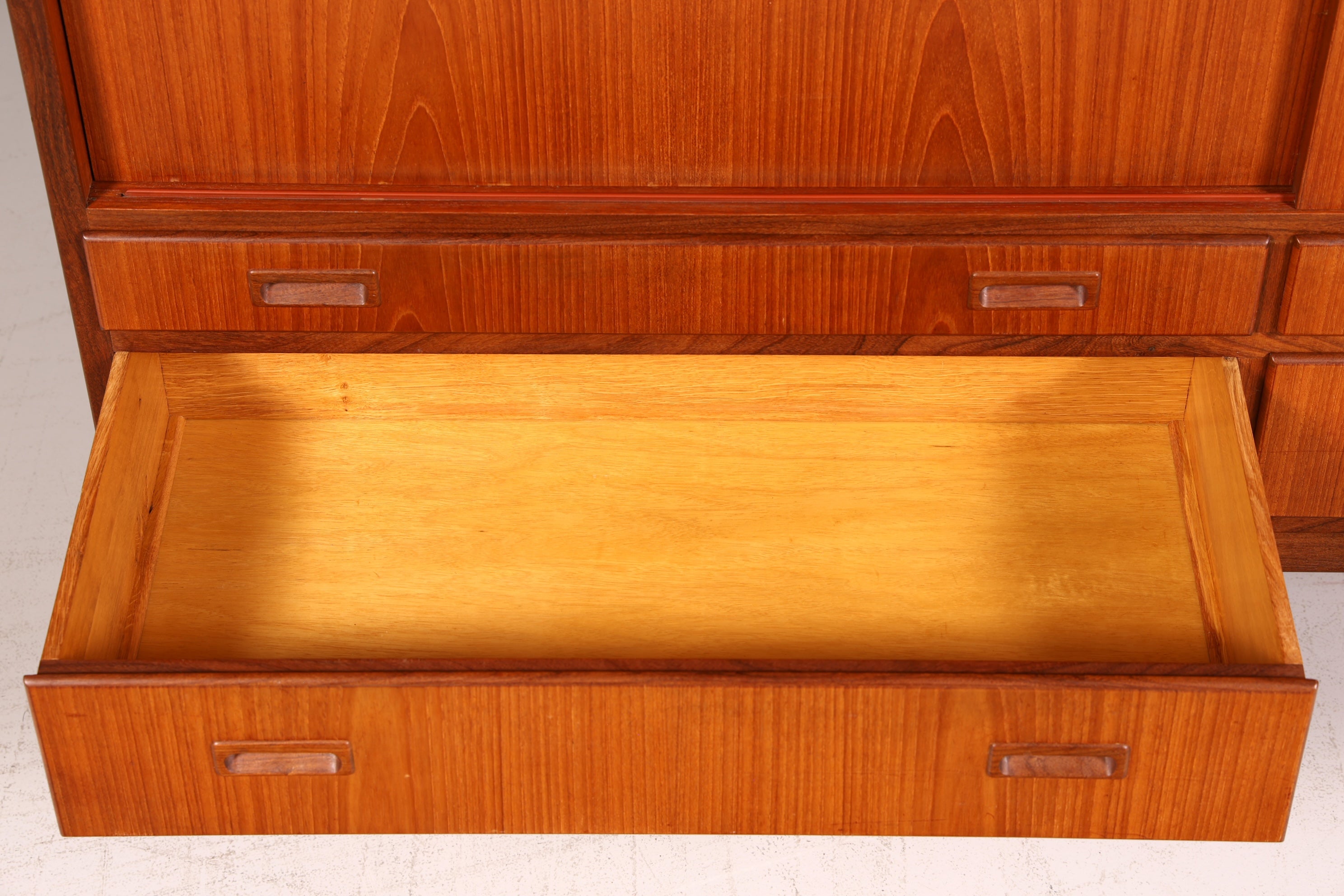 Edles Mid Century Sideboard Vintage Schrank Retro Highboard Danish Design Teak Holz Kommode Designer