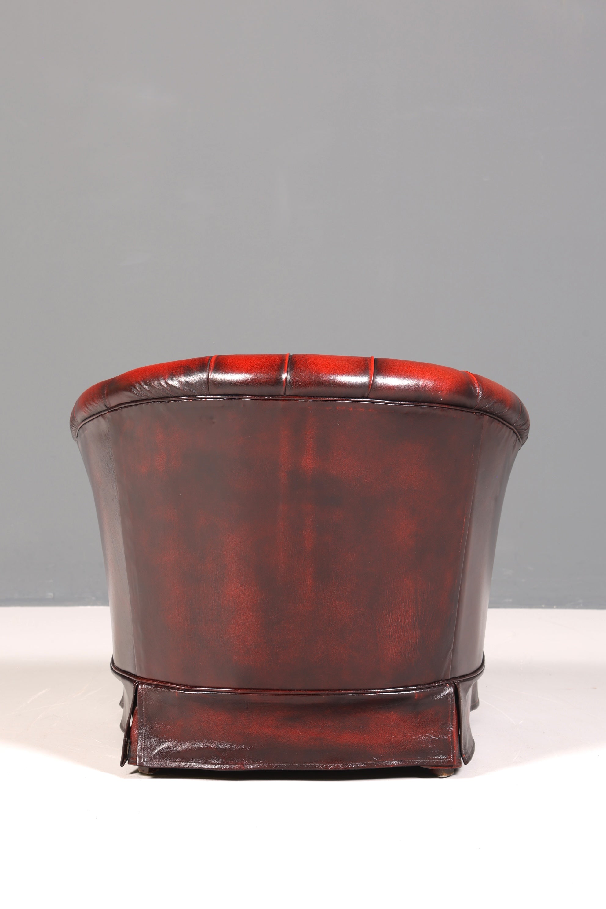 Stilvoller Original Chesterfield Sessel Englischer Armlehnsessel Oxblood Englisch Herrensessel 1 von 2