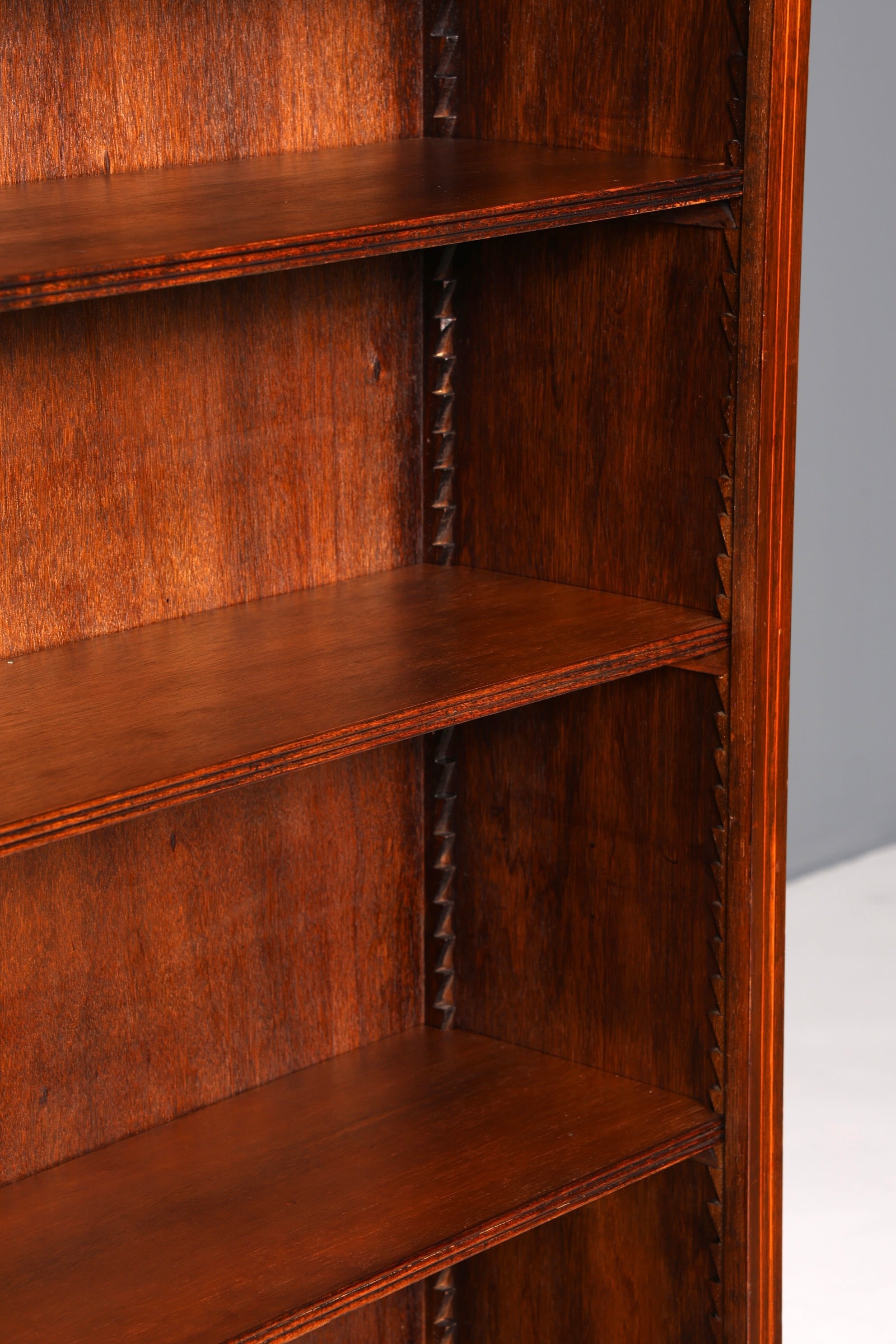 Beautiful English antique bookshelf, mahogany, 1960s