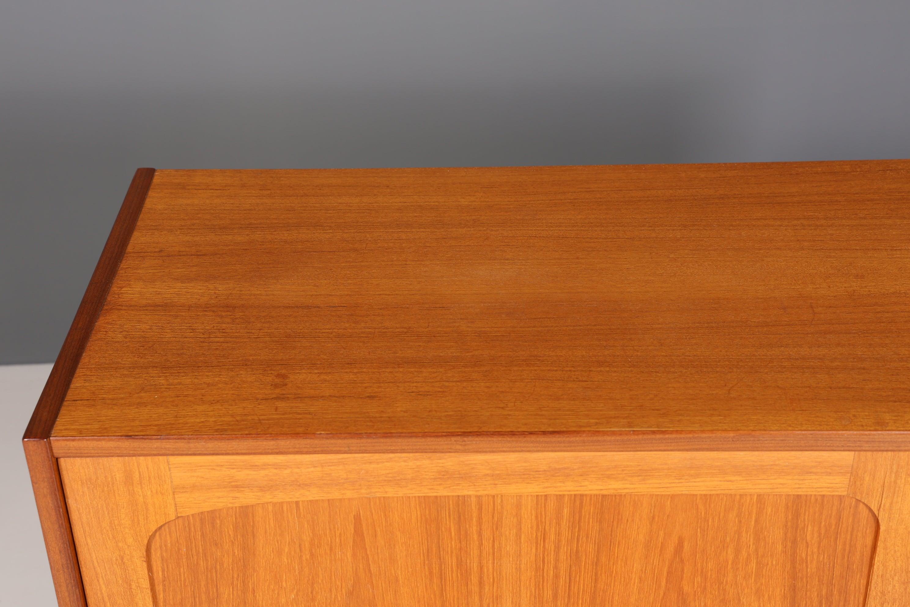 Stilvolles Mid Century Highboard "Made in Denmark" echt Holz Schrank Retro Sideboard Regal
