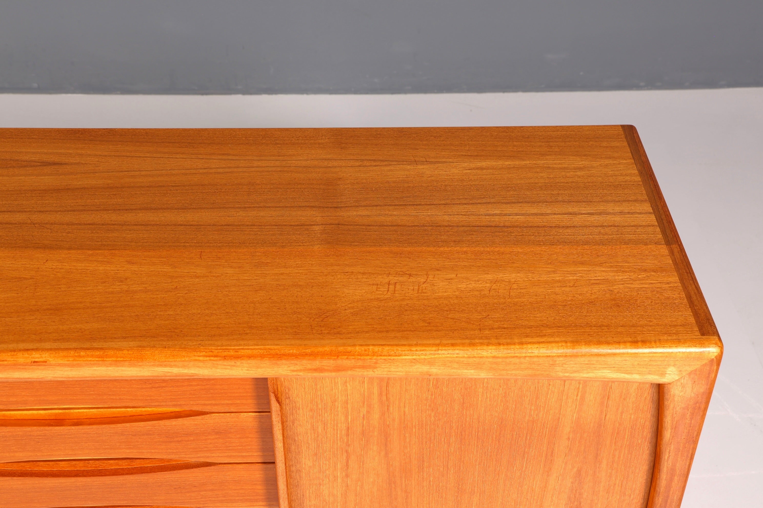 Elegant original Dyrlund sideboard, mid-century modern cabinet, Danish design, teak wood TV cabinet, 1960s buffet