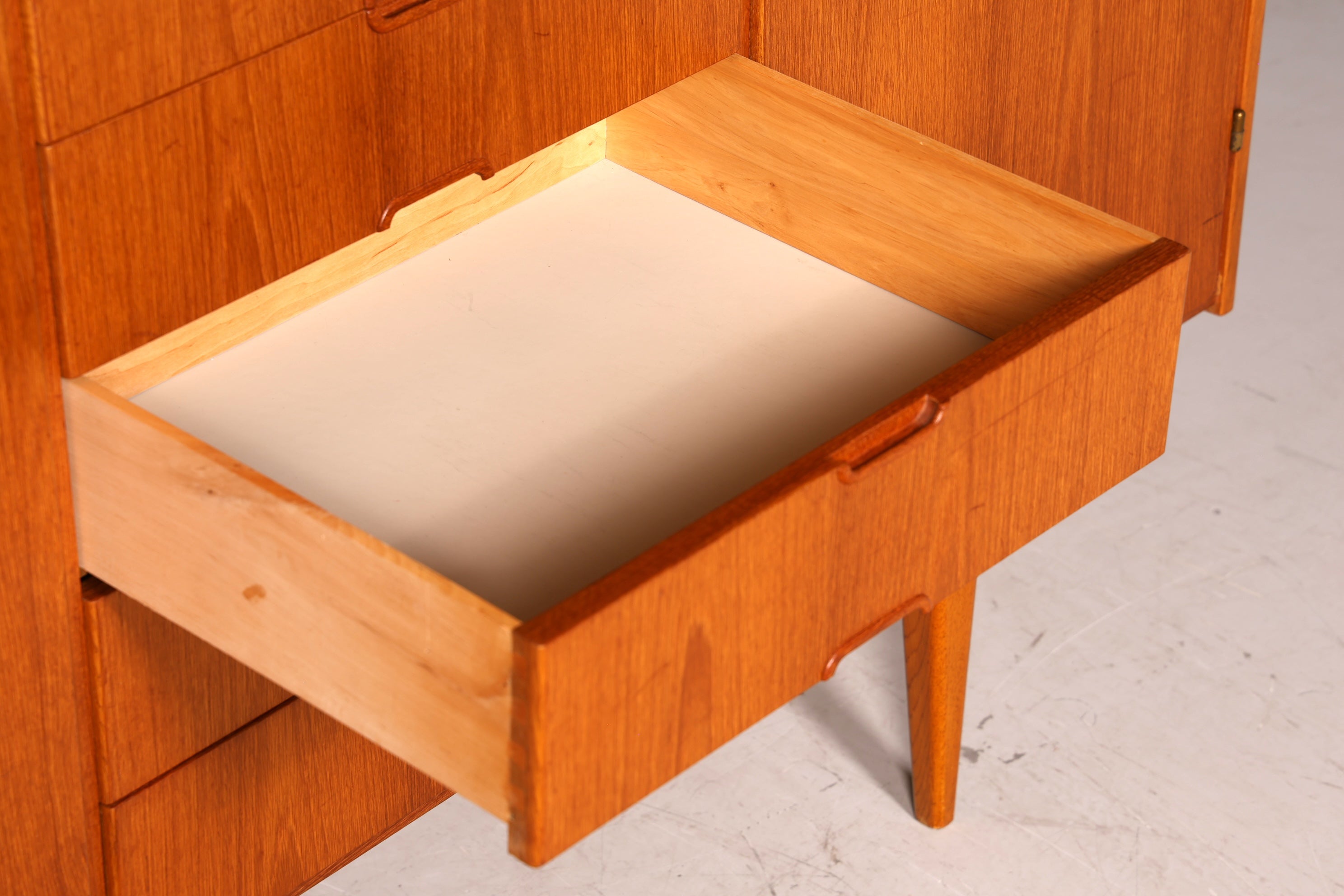 Traumhaftes Mid Century Sideboard Vintage Teak Holz TV Kommode Danish Design 60s Schrank