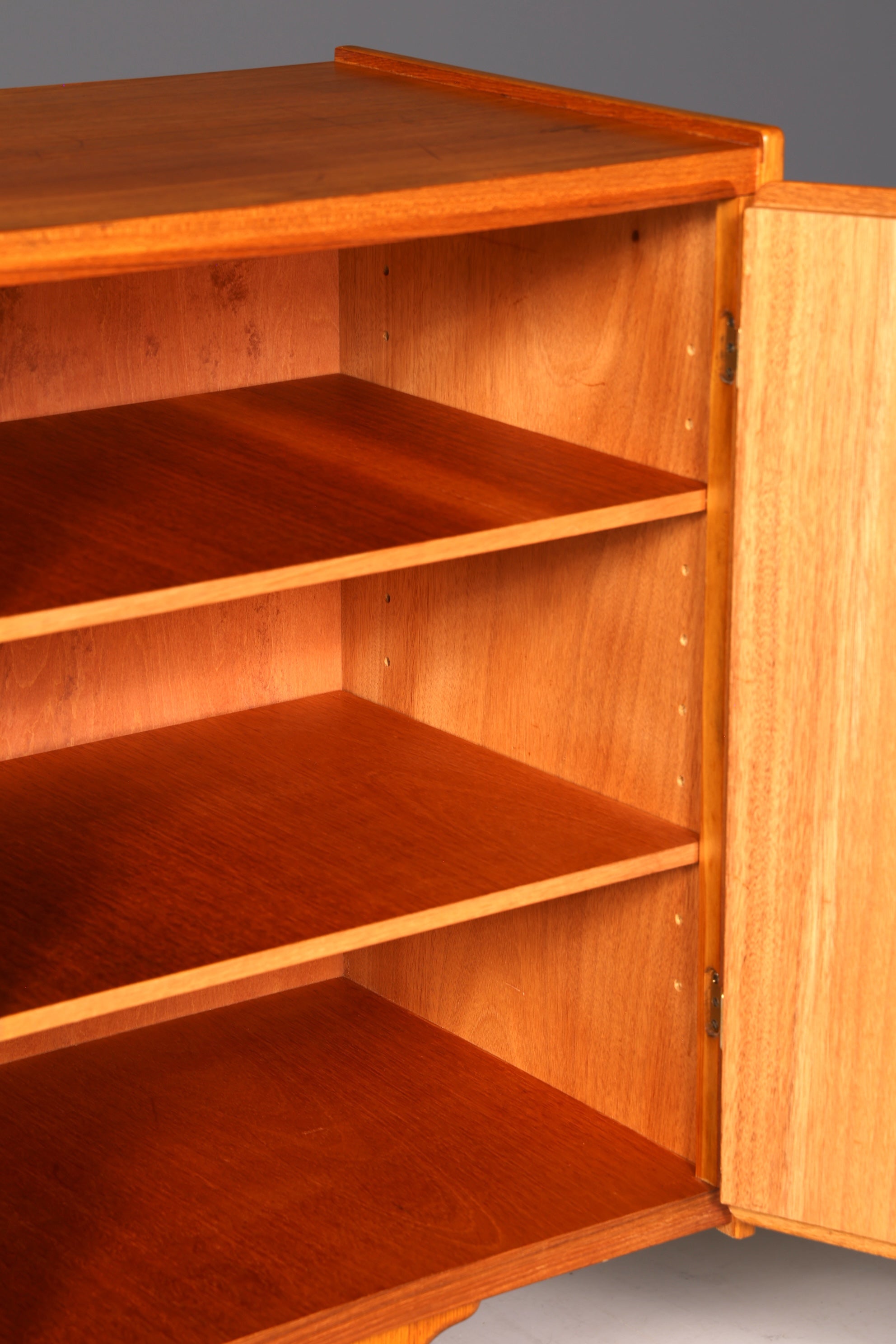 Traumhaftes Mid Century Sideboard Vintage Teak Holz TV Kommode Danish Design 60s Schrank