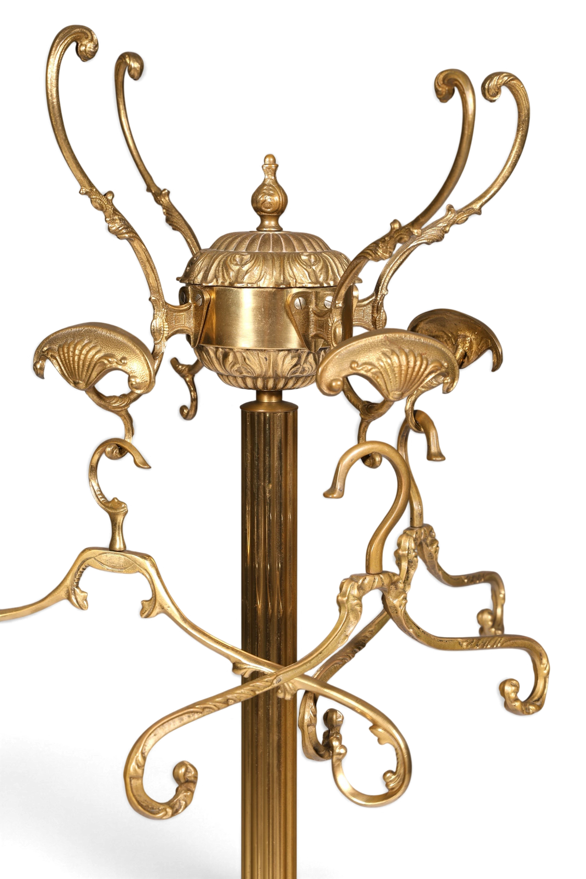 Hauptstadt Möblerei Jugendstil Garderobenständer aus Messing mit geschwungenen Haken und dekorativen Details