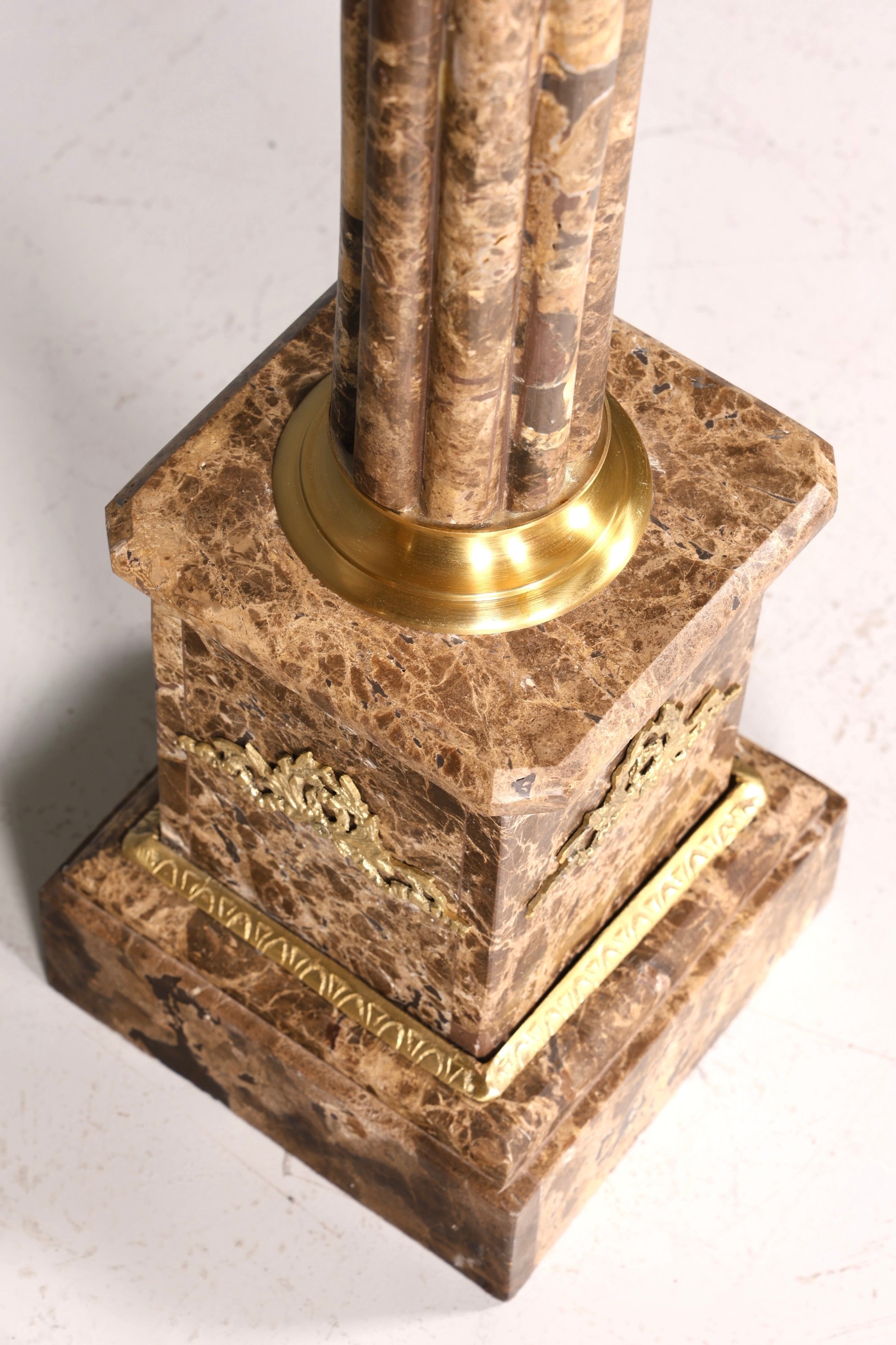 Traumhafte Barock Stil Säule Marmor Louis XV Blumensäule Naturstein Sockel Ablage