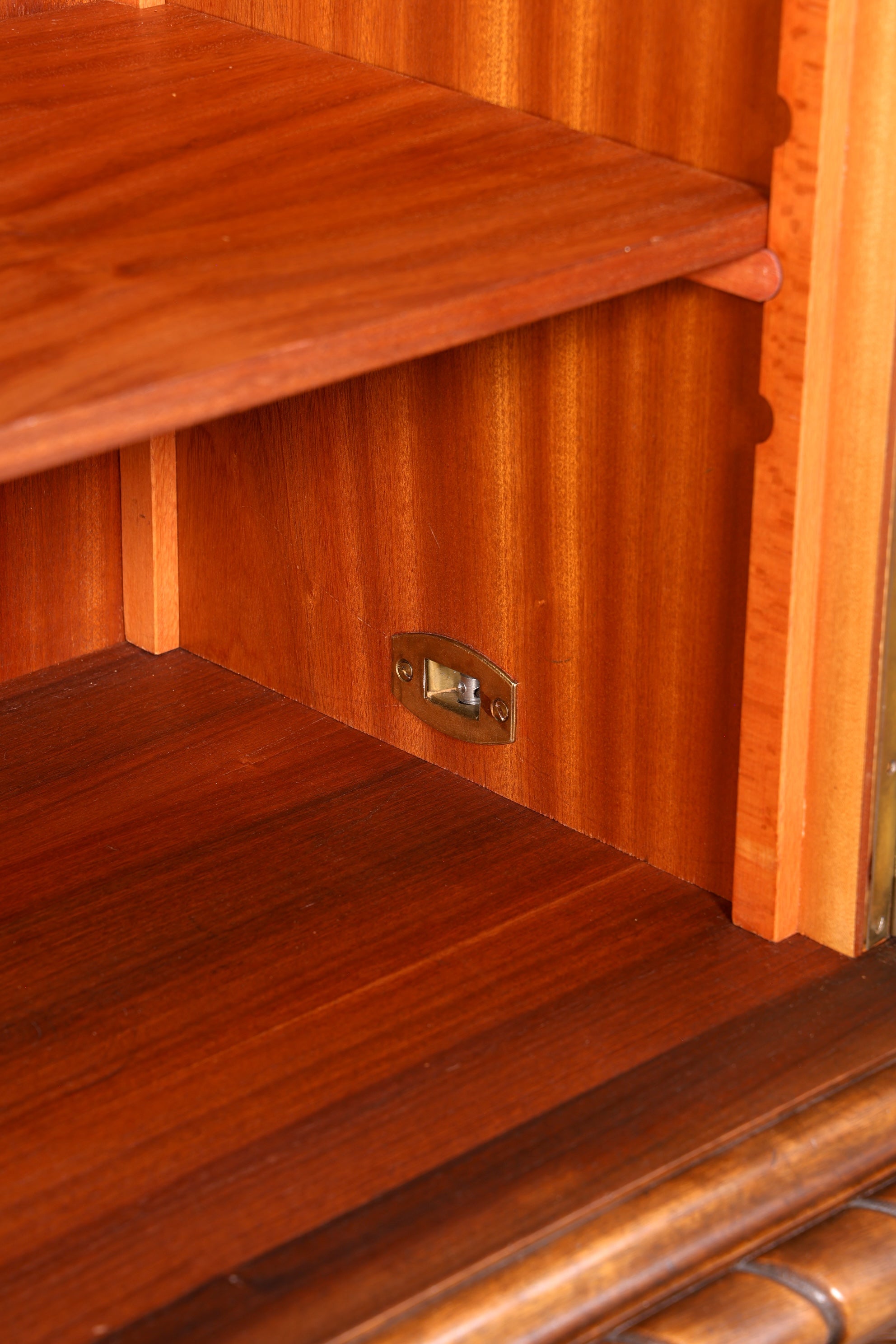 Wunderschöner Neorenaissance Bücherschrank Antik Vitrine Herrenzimmer Gründerzeit Buffet Schrank Regal Kanzlei