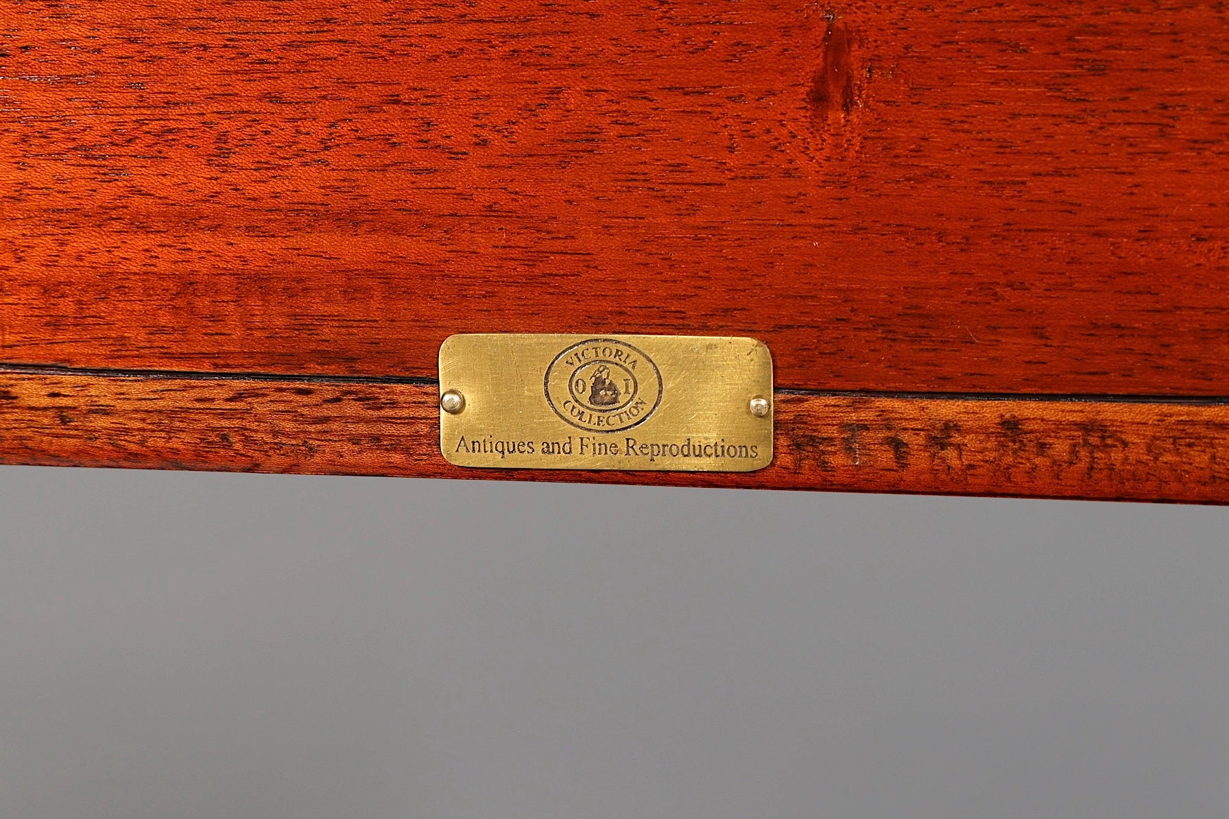 Wunderschönes Regal im englischen Stil Bücherregal Englisch Buchablage Antik 60s Schrank