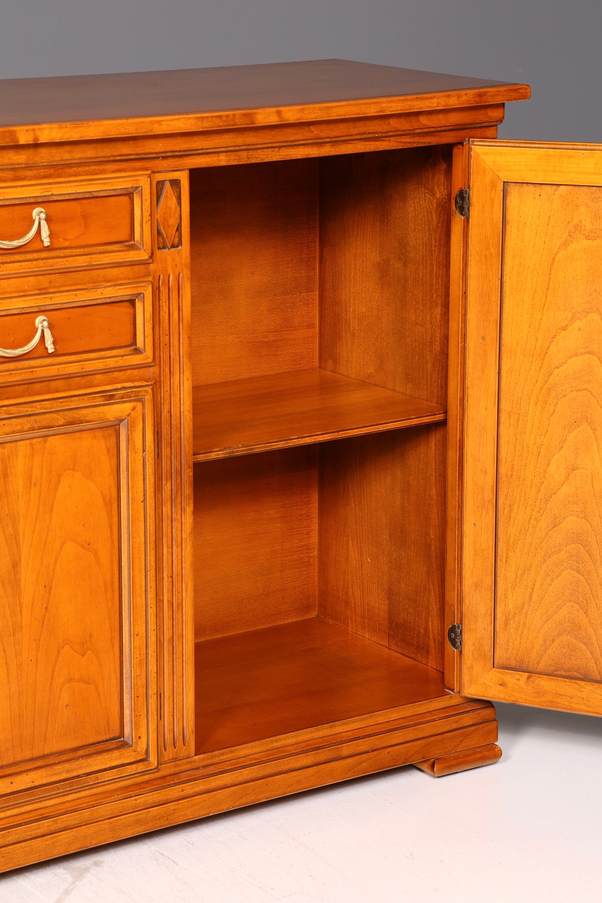 Stilvolles Original Selva Sideboard Villa Borghese Antik Stil Schrank Kommode Buffet Anrichte Massiv Made in Italy