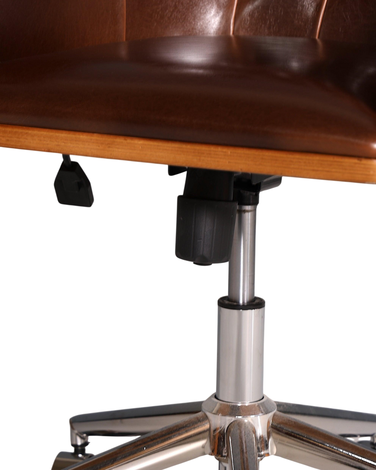 Chesterfield Büro Armlehnstuhl "Leon-Office" Nussbaum braun