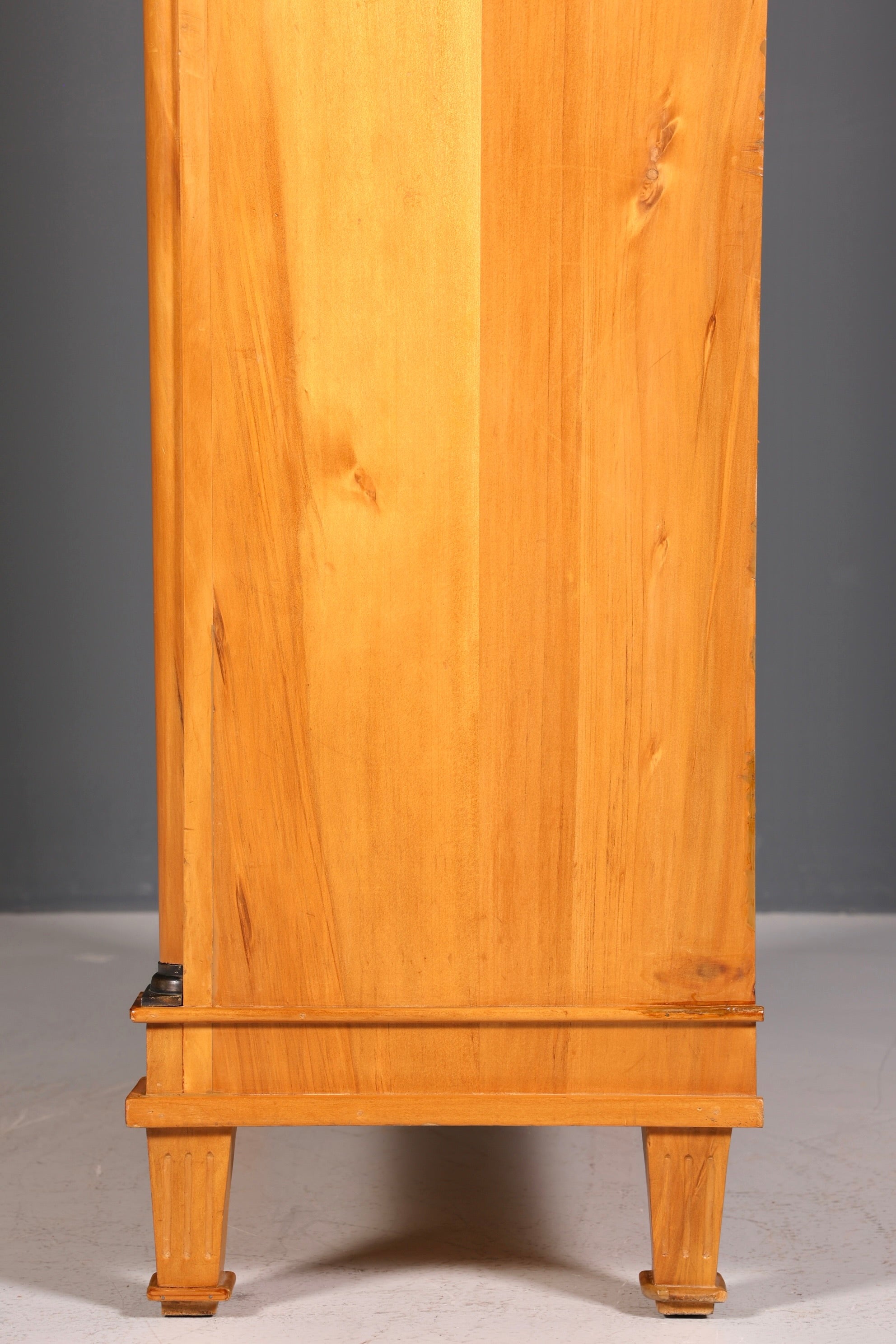 Traumhaftes Regal im Biedermeier Stil Antik Bücherregal Weichholz Buchablage