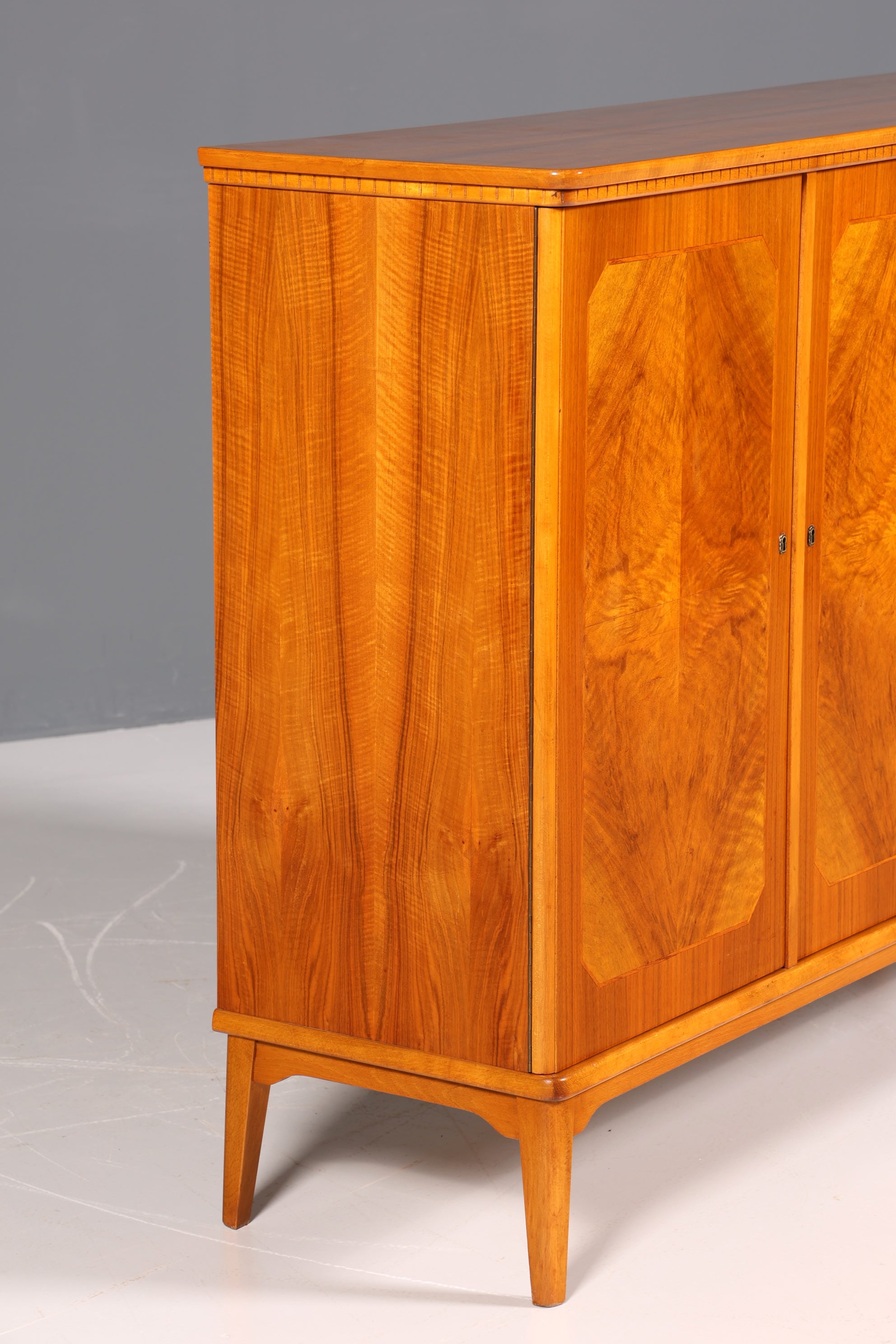 Wunderschöner Mid Century Schrank 60er Jahre Highboard Wäscheschrank Aktenschrank Kommode