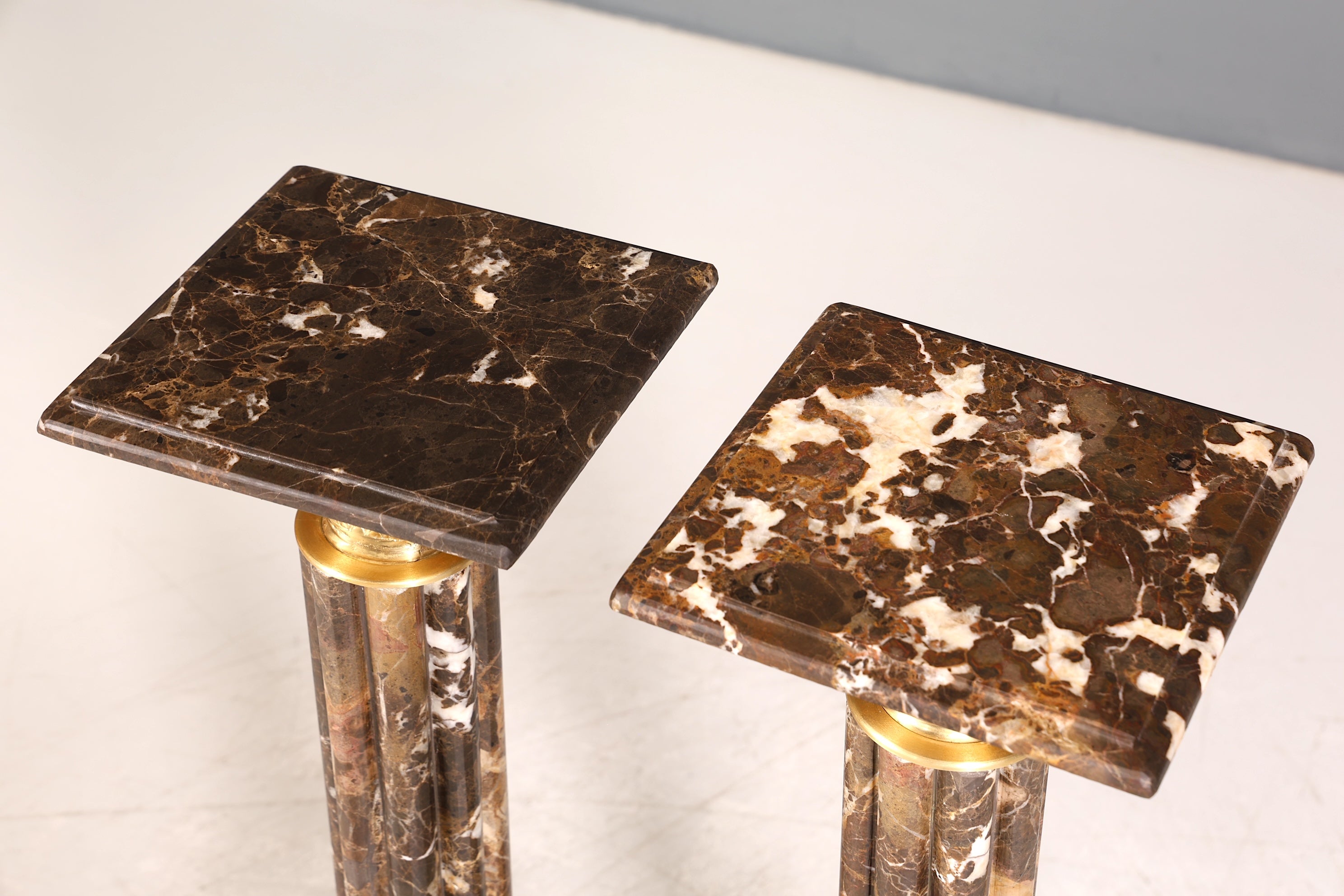 Edle Barock Stil Säule Louis XV Marmor Blumensäule Naturstein Sockel Ablage