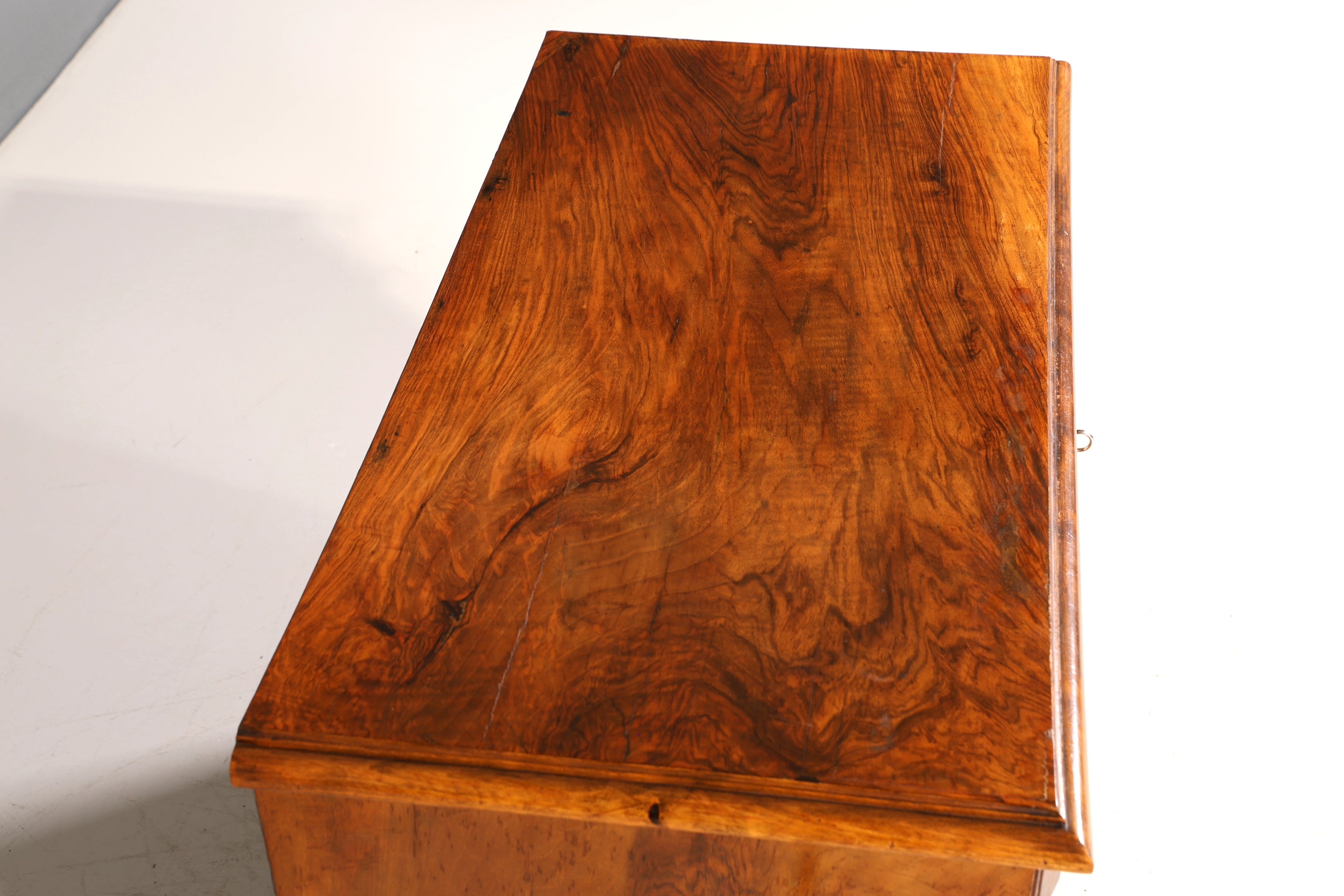 Wunderschöne Gründerzeit Kommode Louis Philippe Vertiko Nussbaum Sideboard um 1880