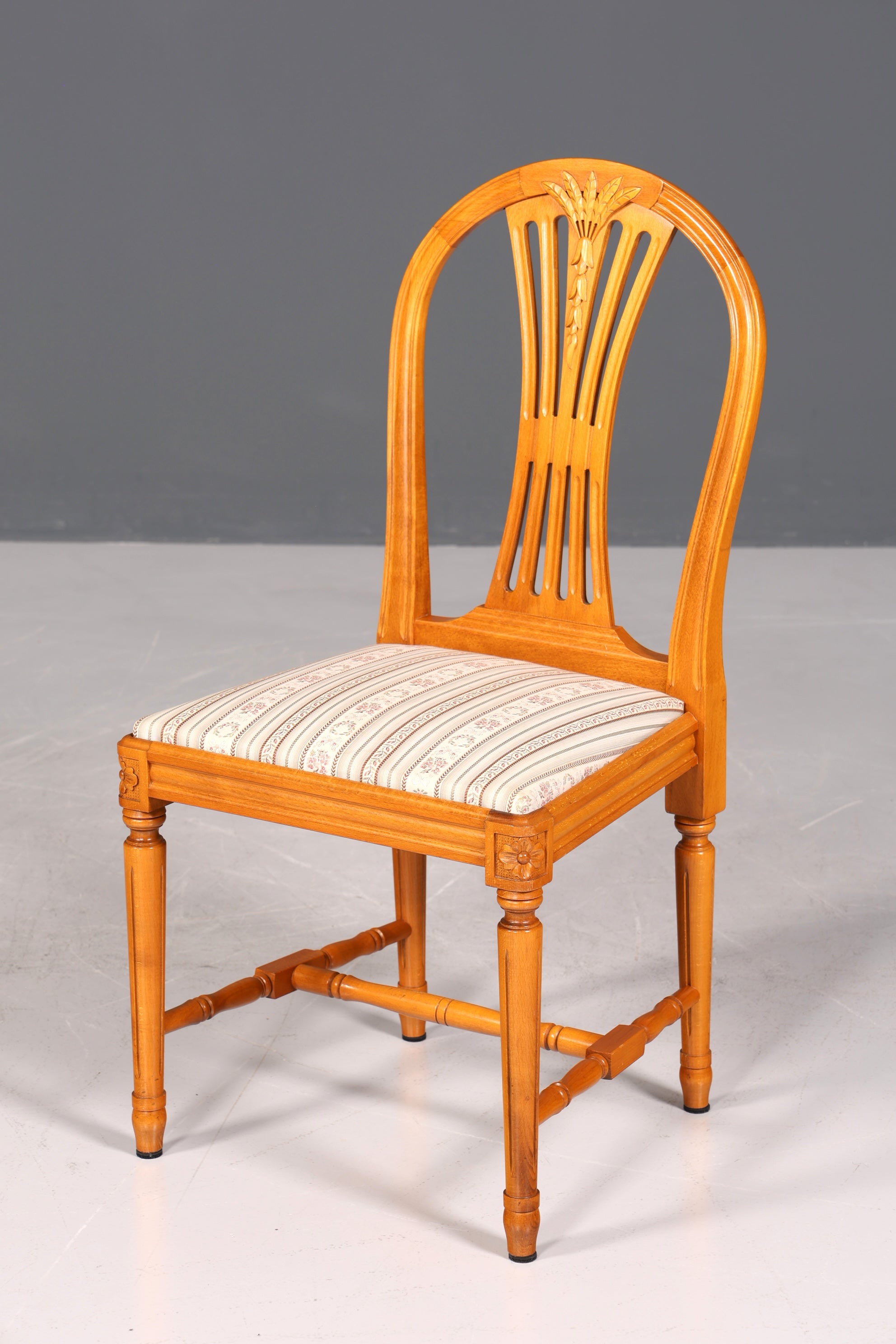 4x Traumhafte Stühle im Gustavianischem Stil Englisch Küchenstühle Antik Stil Esszimmer Stuhl Set