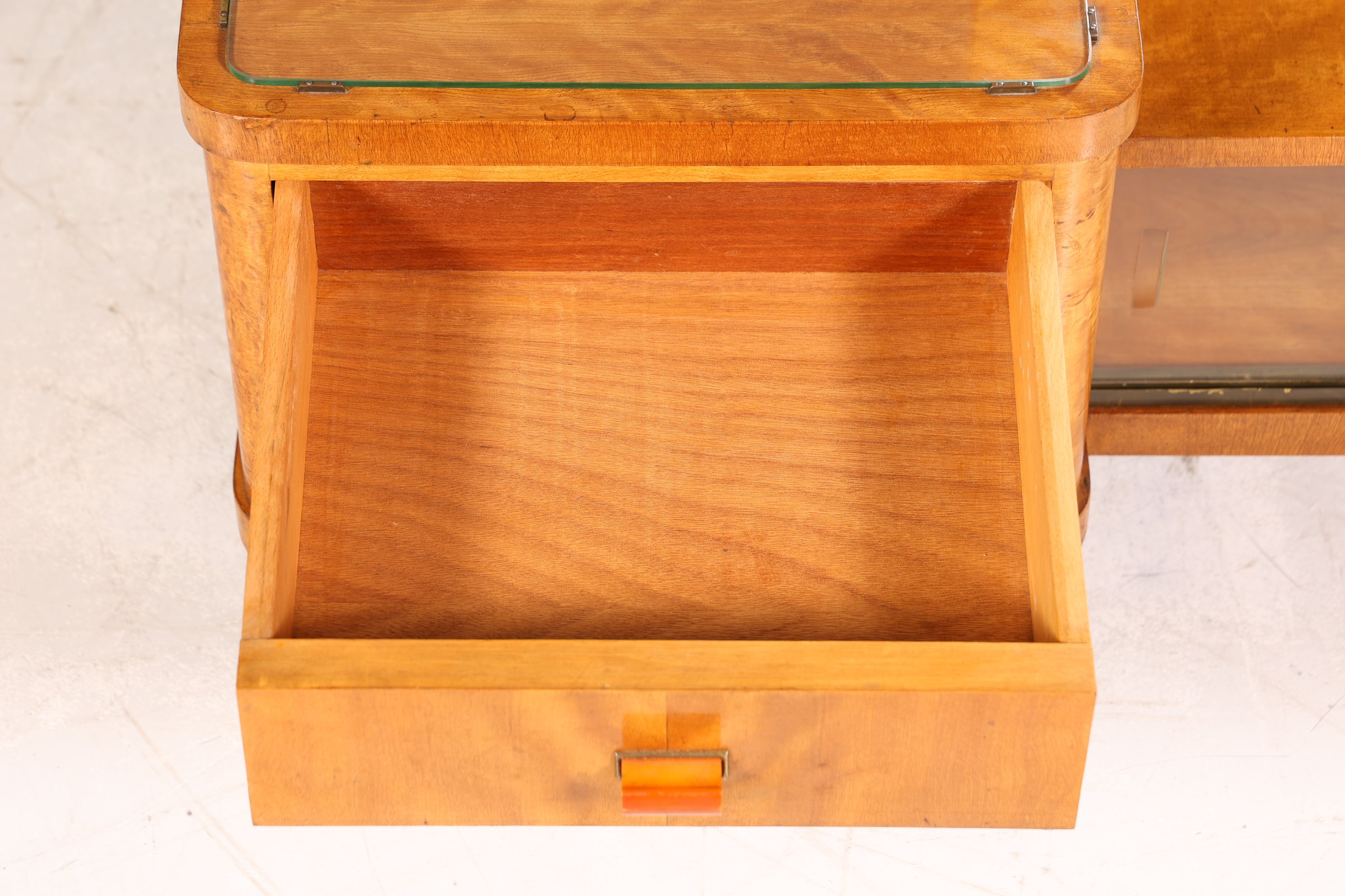 Wunderschöne Art Deco Spiegelkommode Antik Sideboard mit Spiegel Frisierkommode Vitrine