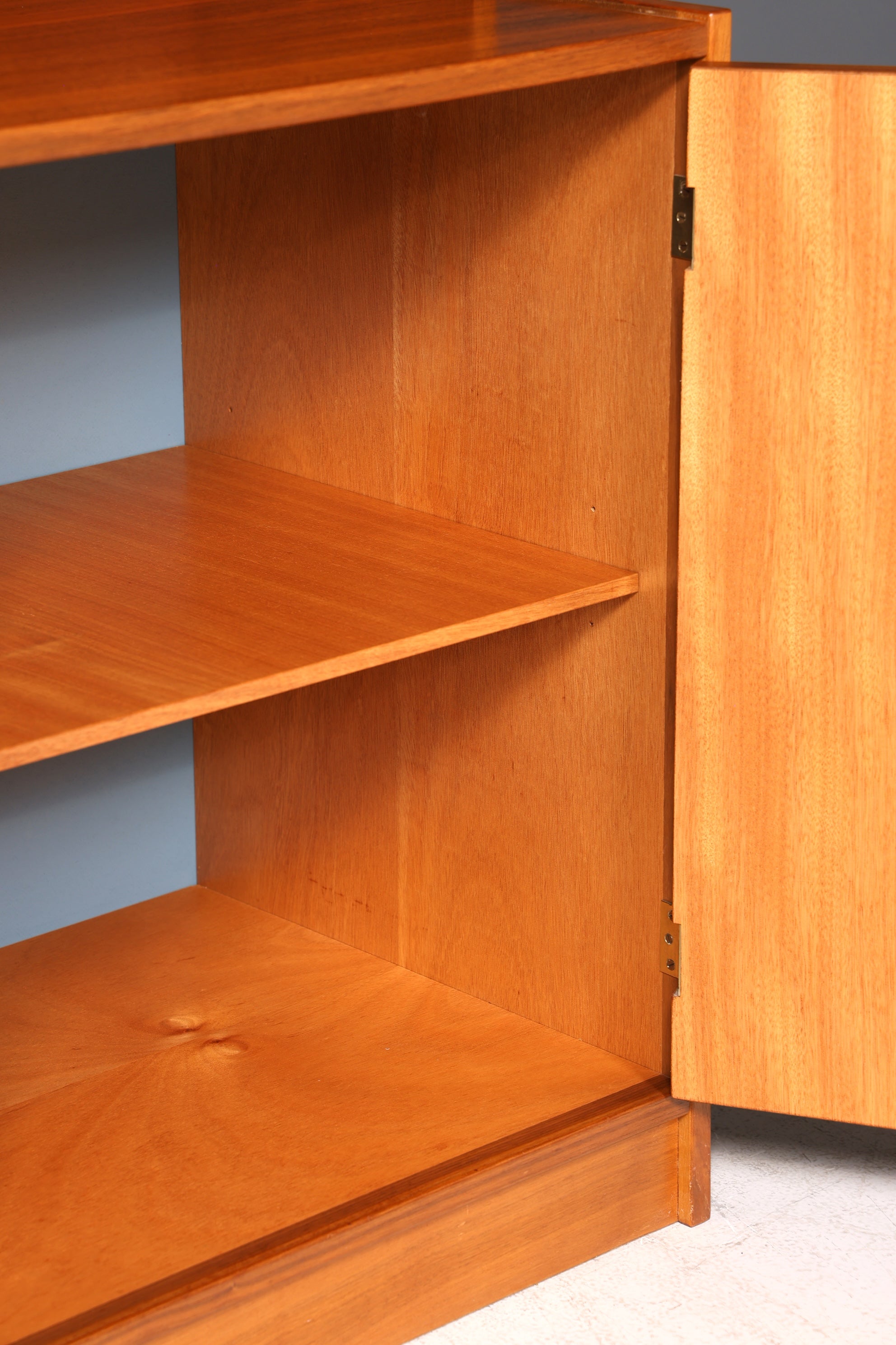 Wunderschöner Mid Century Regal Schrank Vintage Highboard Bücherregal Holz Kommode