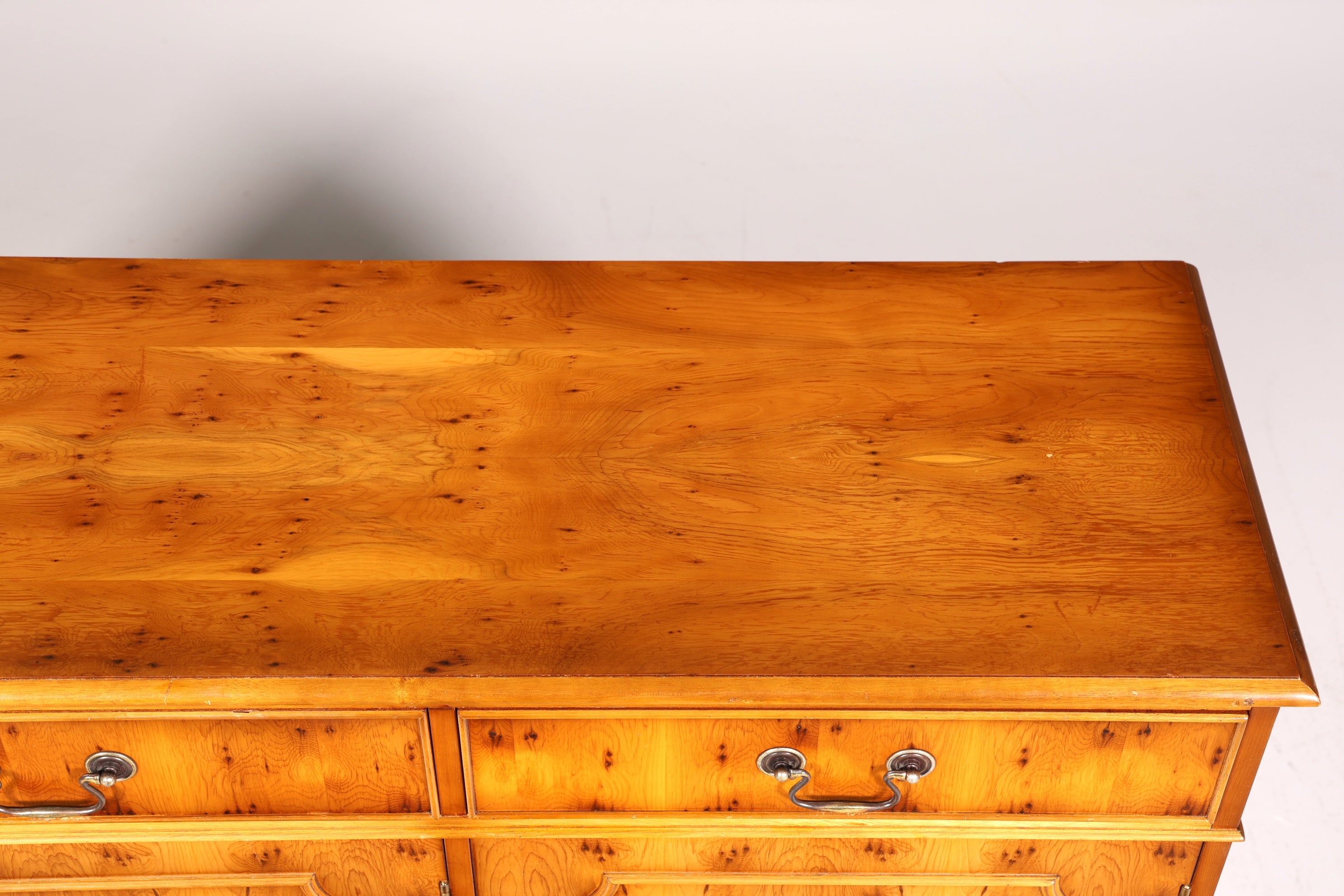 Beautiful English sideboard cabinet antique 60s buffet cabinet chest of drawers