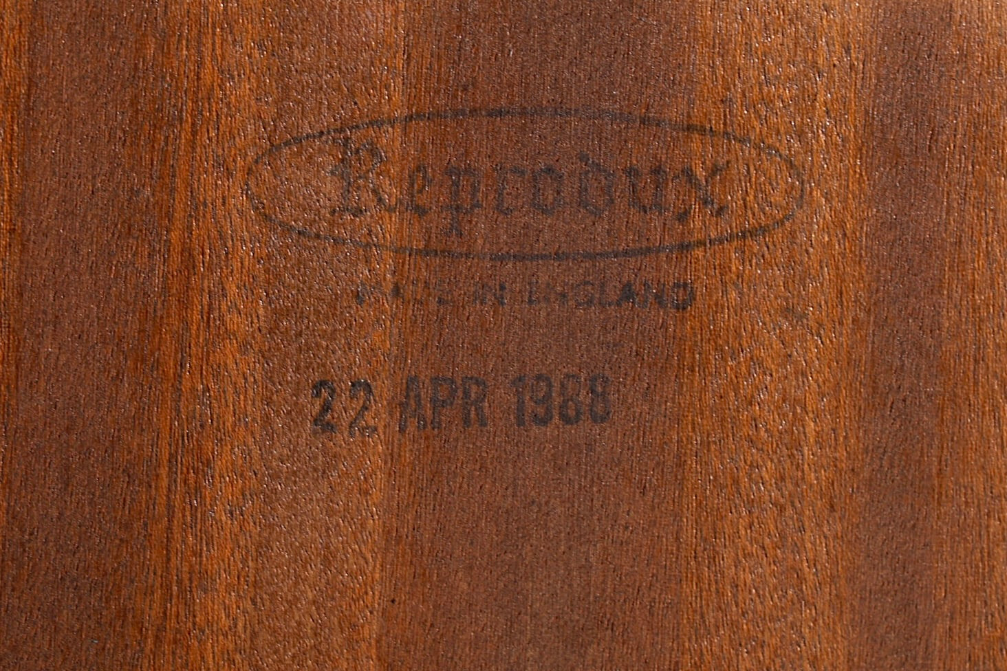 Wunderschöne Georgischer Eckvitrine Mahagoni Antik 50s echt Holz Schrank Englisch Eckschrank Glasvitrine