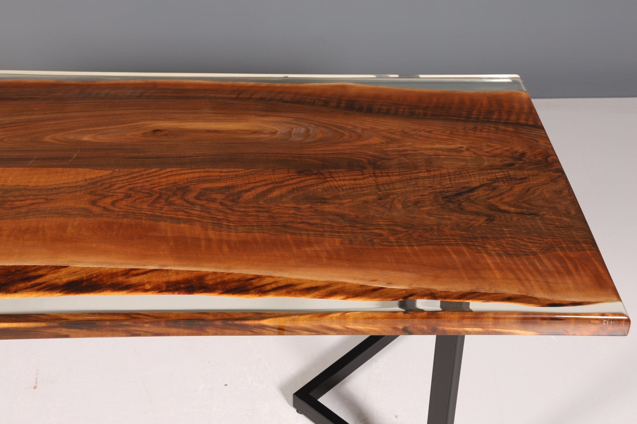 Edler Epoxidharz Tisch 220-90 cm Epoxy Nussbaum massiv Holz Esszimmer Tisch
