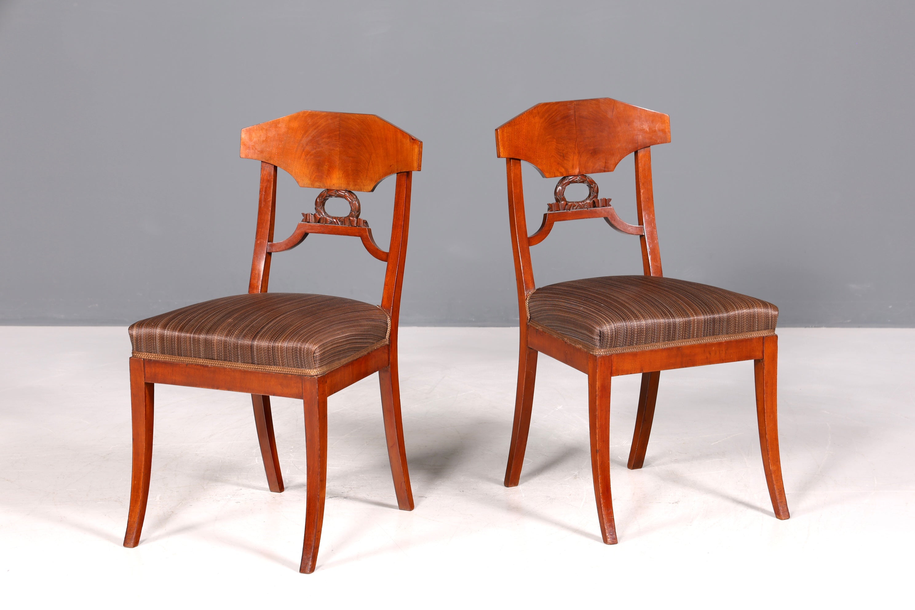 Traumhafter Biedermeier Stuhl Antik Küchenstuhl echt Holz Sekretär Stuhl Esszimmer Stuhl 1 von 2