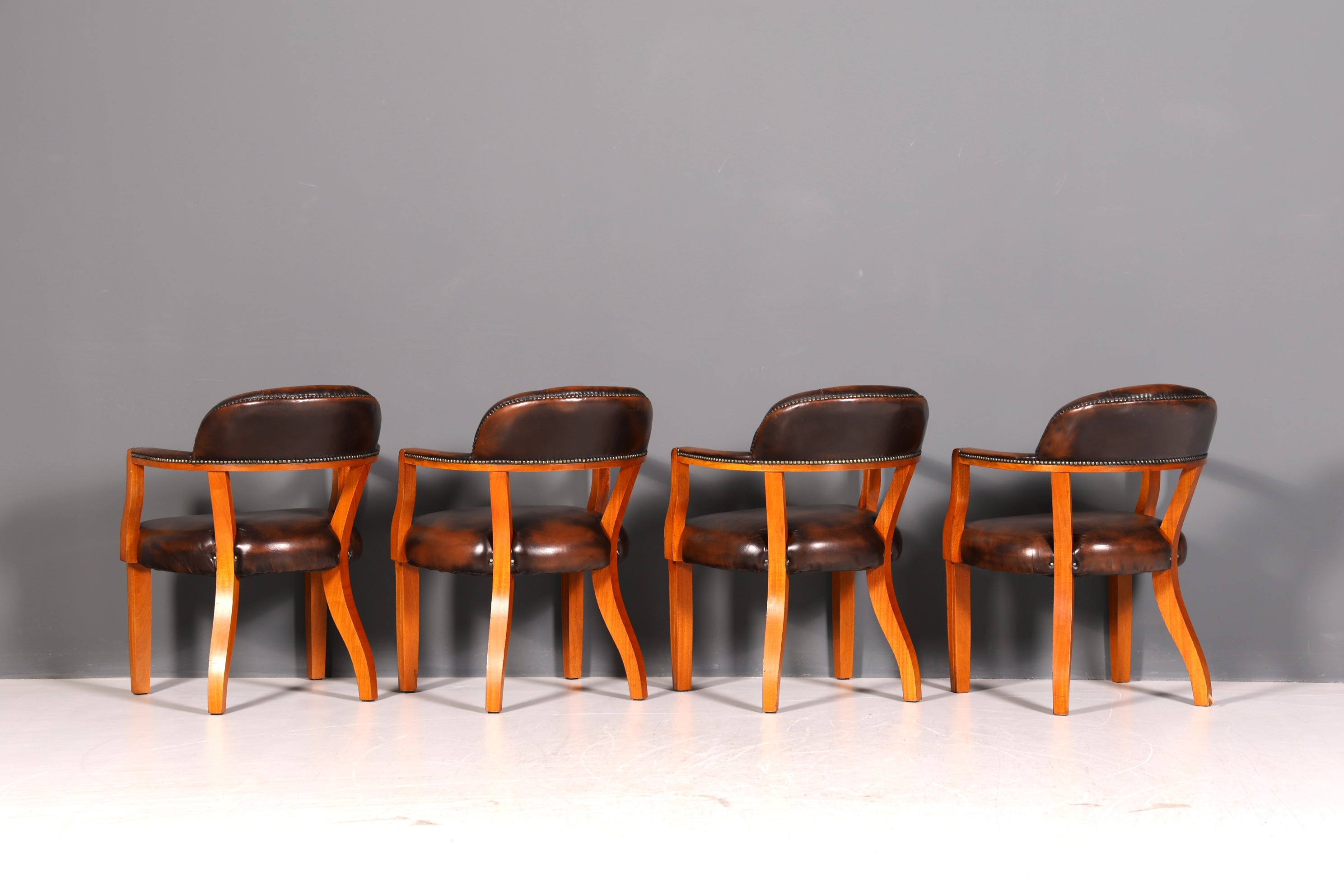 Wunderschöner Chesterfield Armlehnstuhl Braun Echt Leder Englisch Bürostuhl Schreibtischstuhl Sekretär Stuhl Court Chair 1 von 4