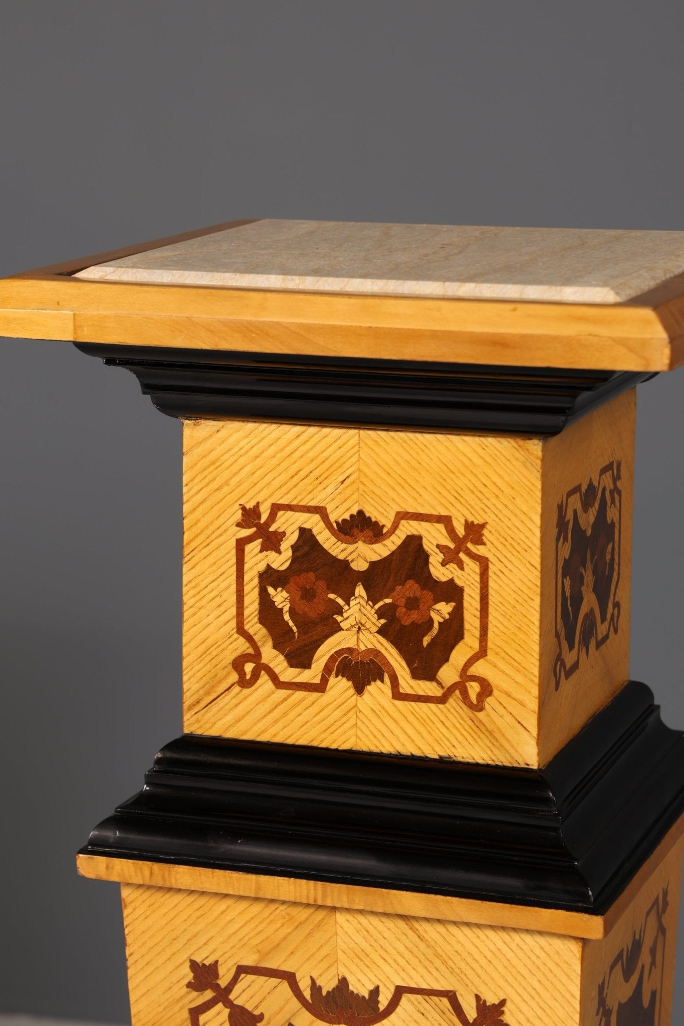 Traumhafte Barock Stil Säule Louis XV Blumensäule Naturstein Marmor Ablage Tisch 1 von 2