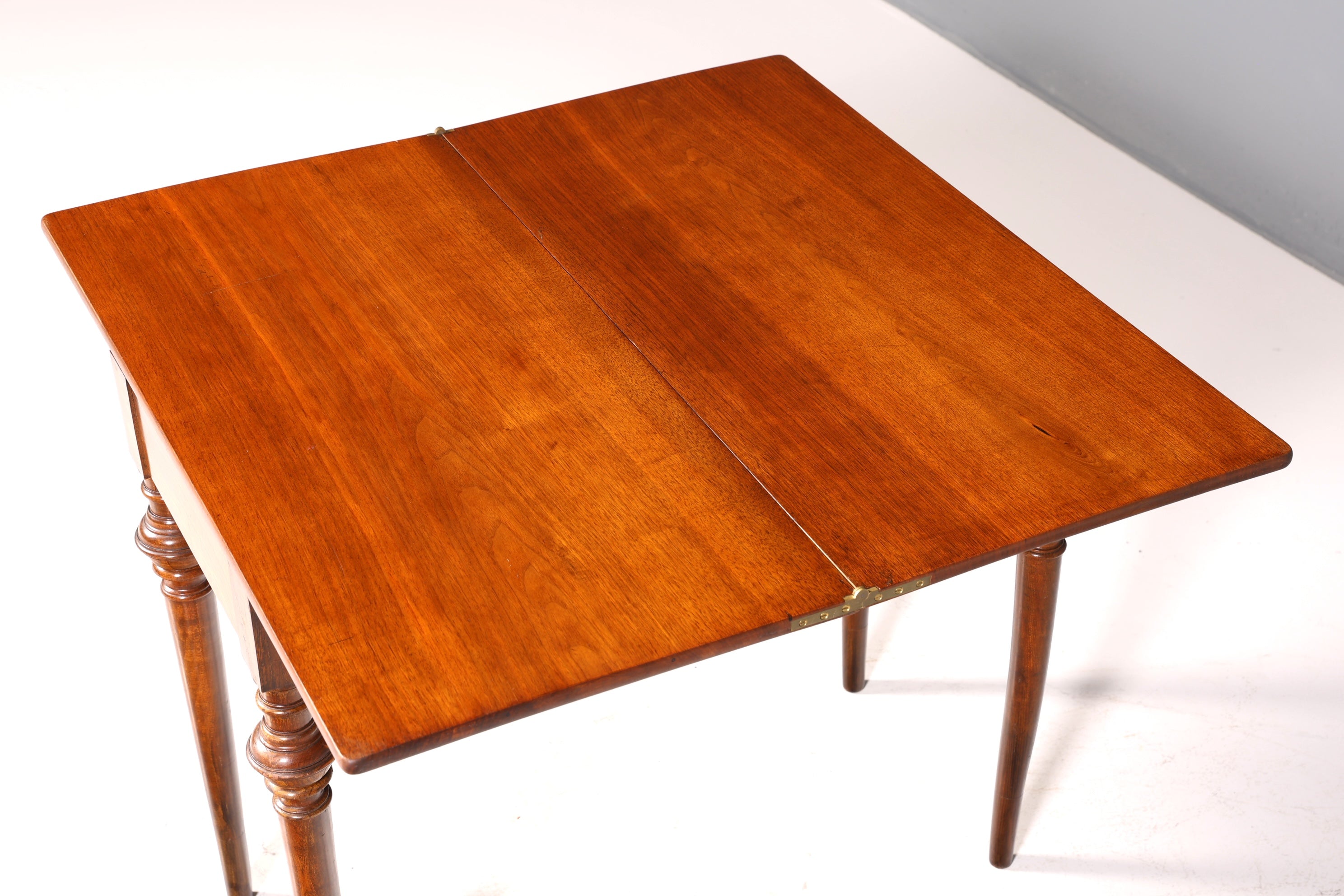 Dreamlike Gründerzeit-era table, fold-out console table, dining table, real wood, antique, game table, kitchen table