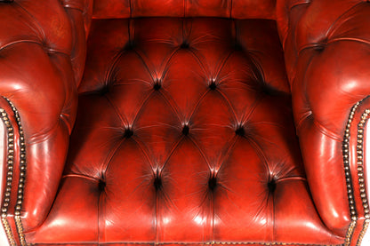 Original Chesterfield Ohrensessel mit Hocker Echtleder Englisch Herrensessel Ledersessel Antik Vintage