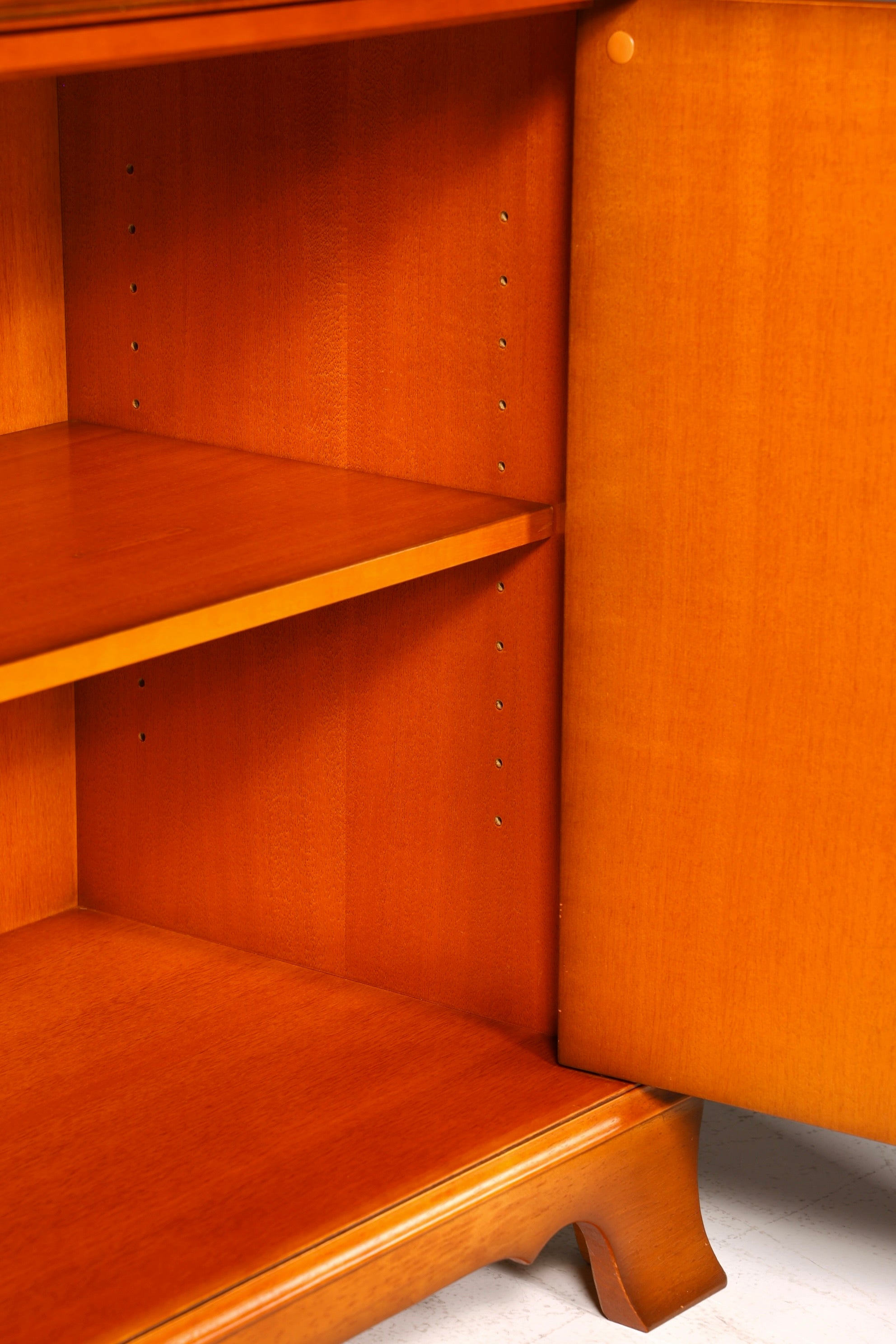 Wunderschöne Original Heldense Vitrine Englische Eibe Bücherschrank Antik Stil Glasvitrine